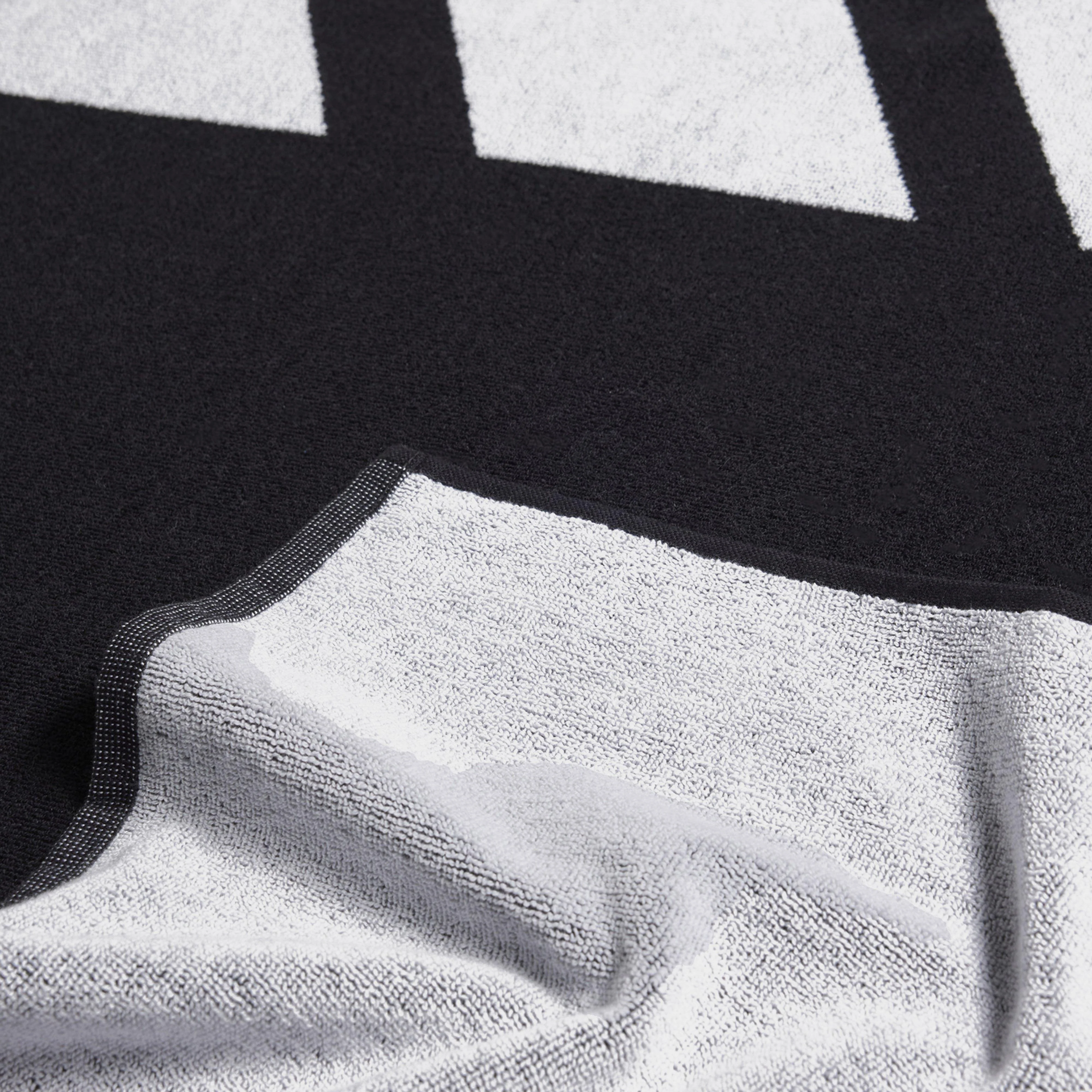 3Bar Towel - Image 3