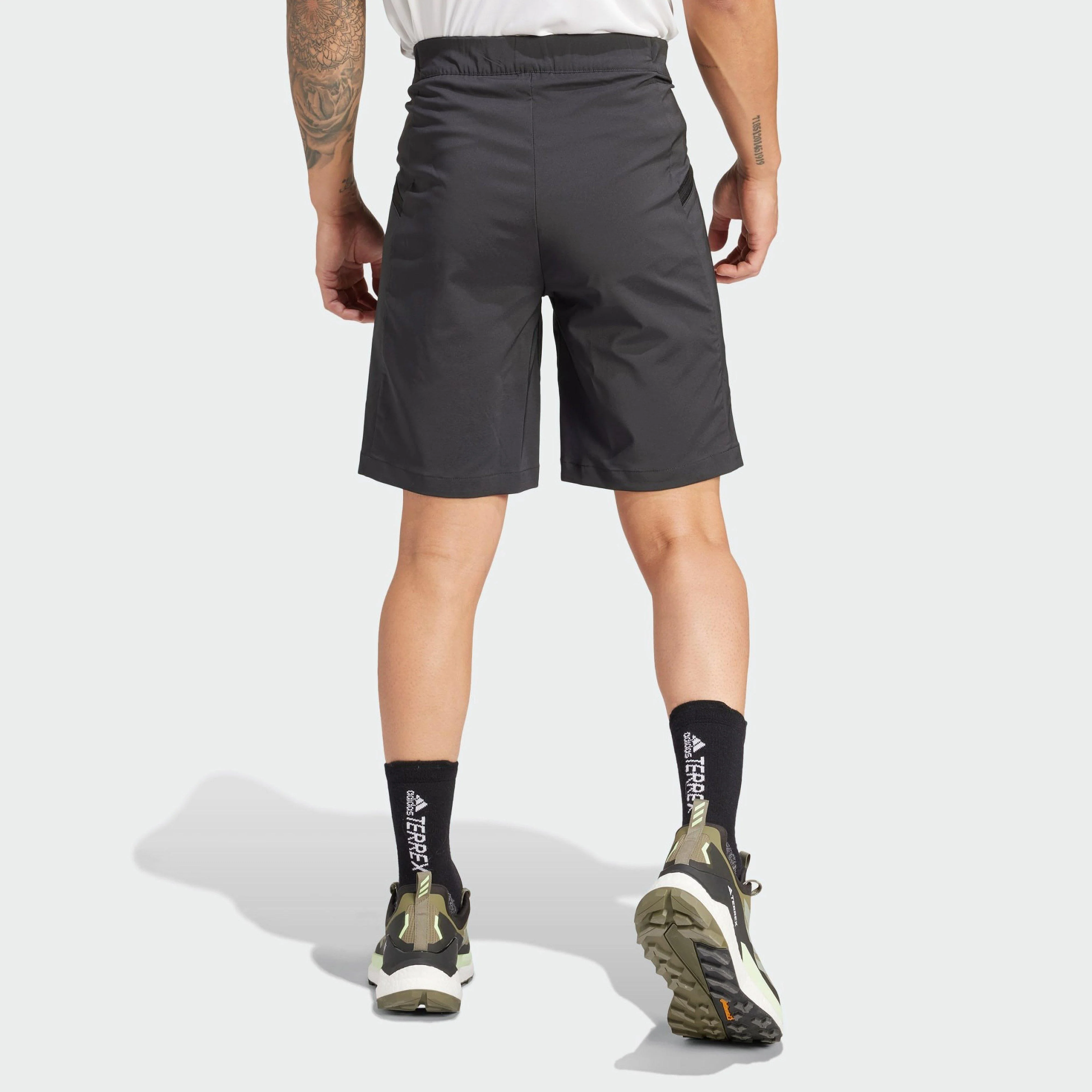 Men's Xperior Mid Shorts - Image 2