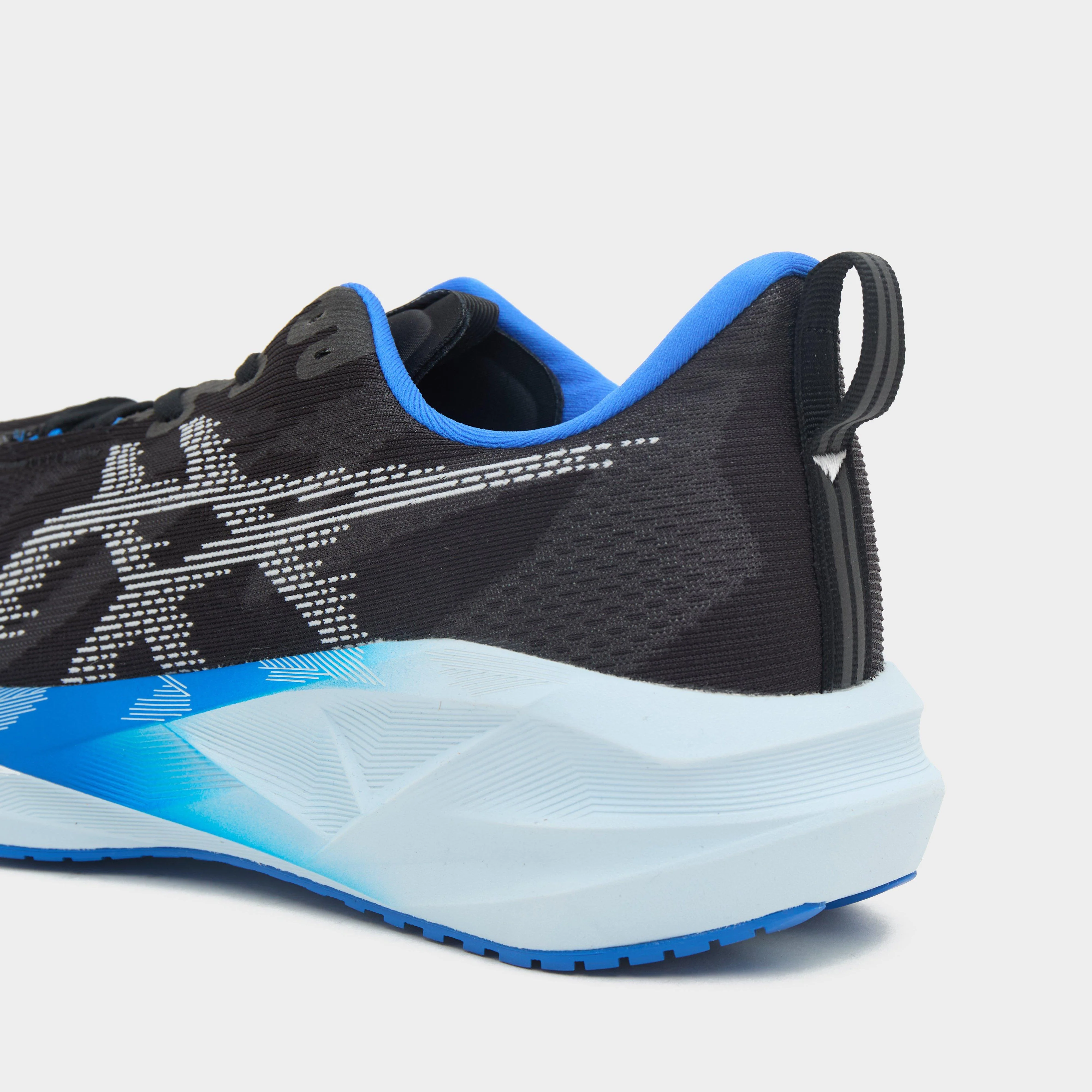 Men’s NOVABLAST 5 Running Shoes - Image 6