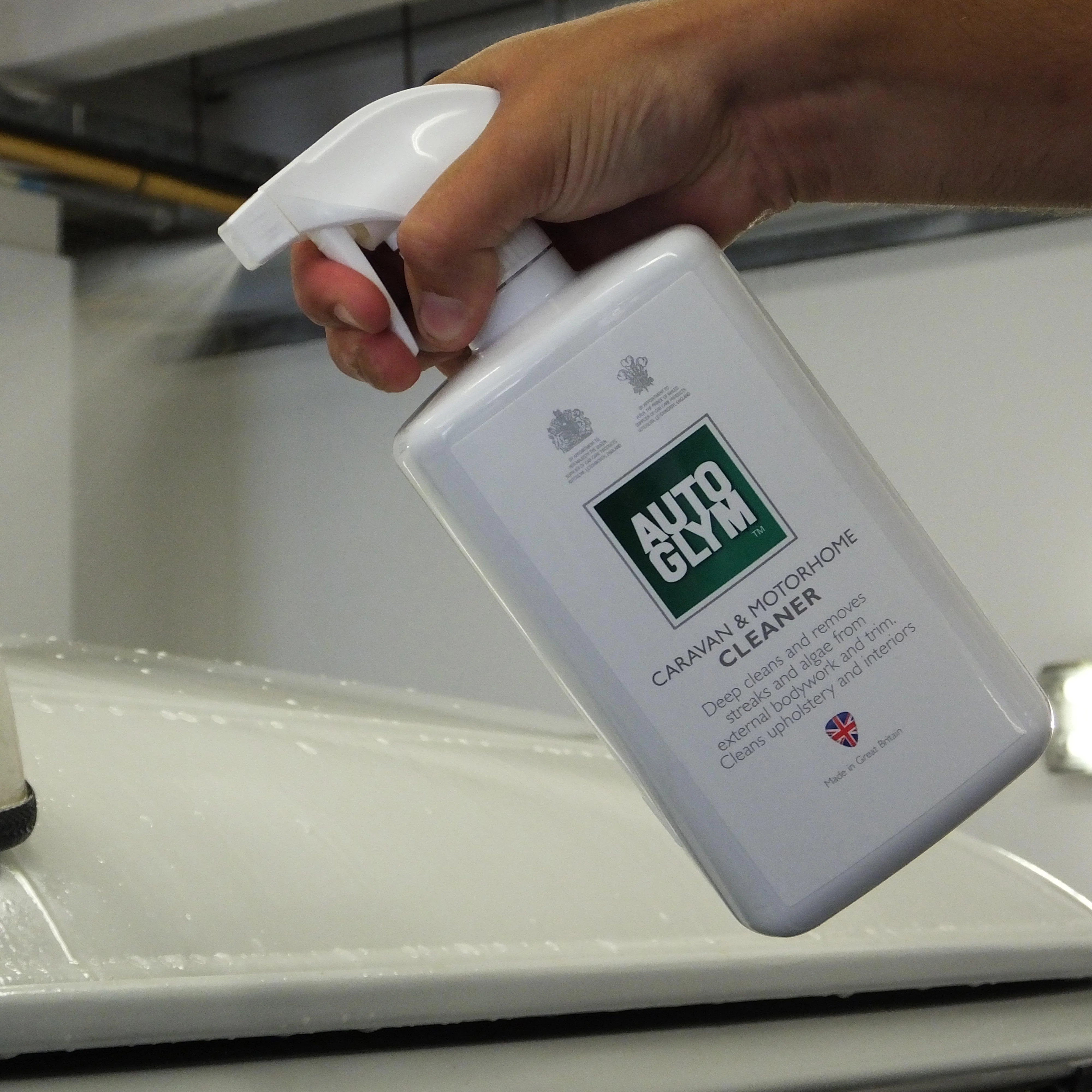 Caravan and Motorhome Cleaner 1L - Image 2