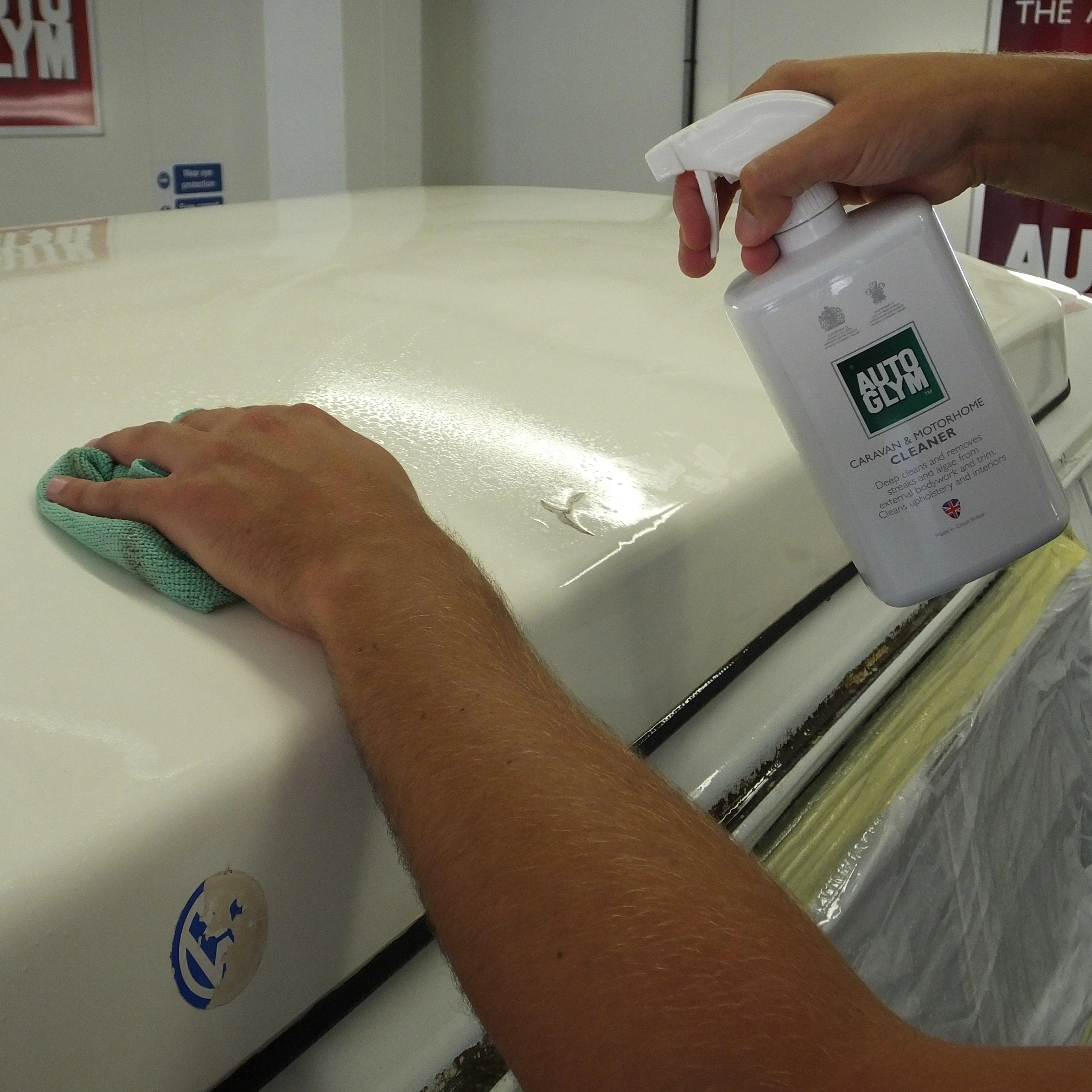 Caravan and Motorhome Cleaner 1L - Image 3