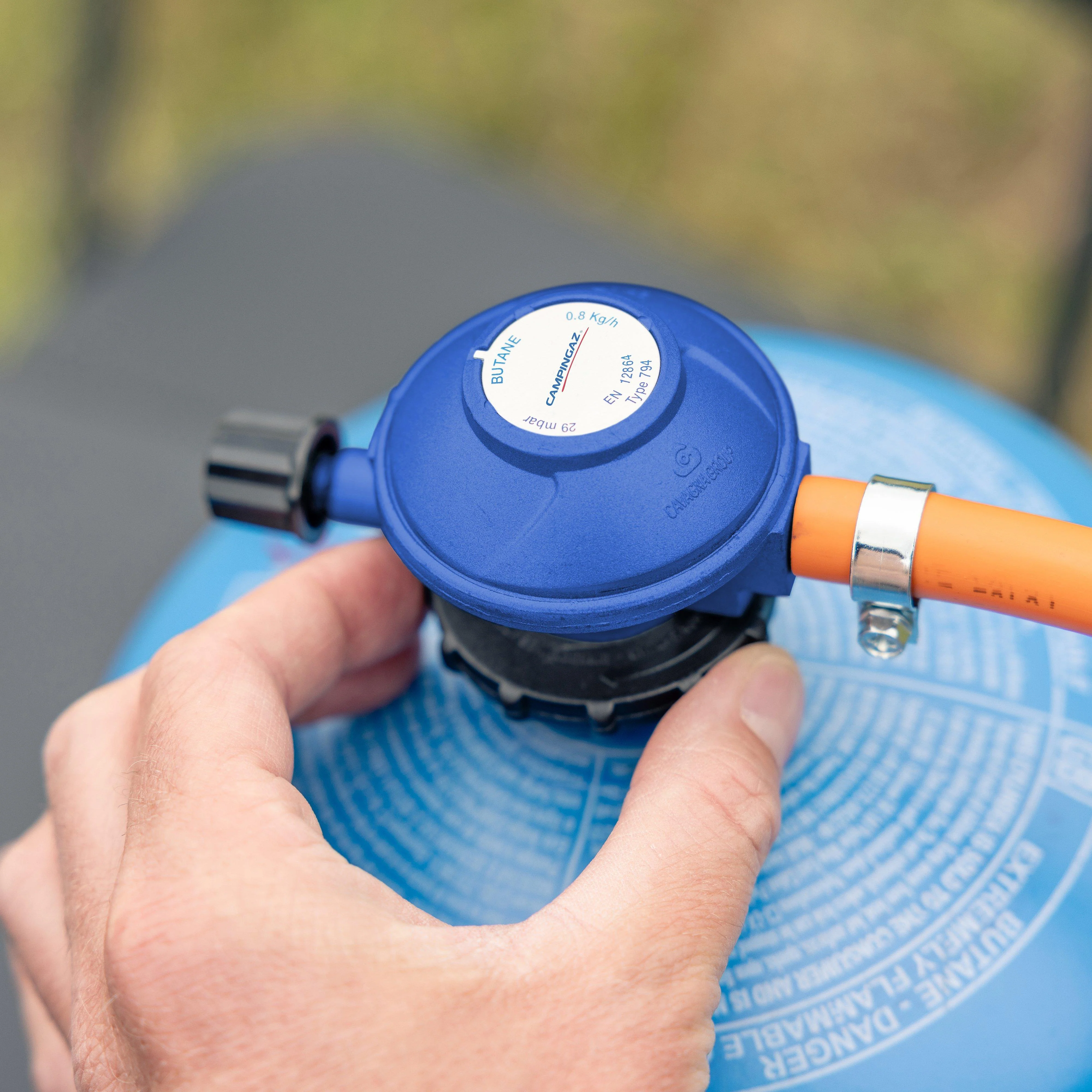 Hose and Regulator Kit with Screw Ring - Image 5