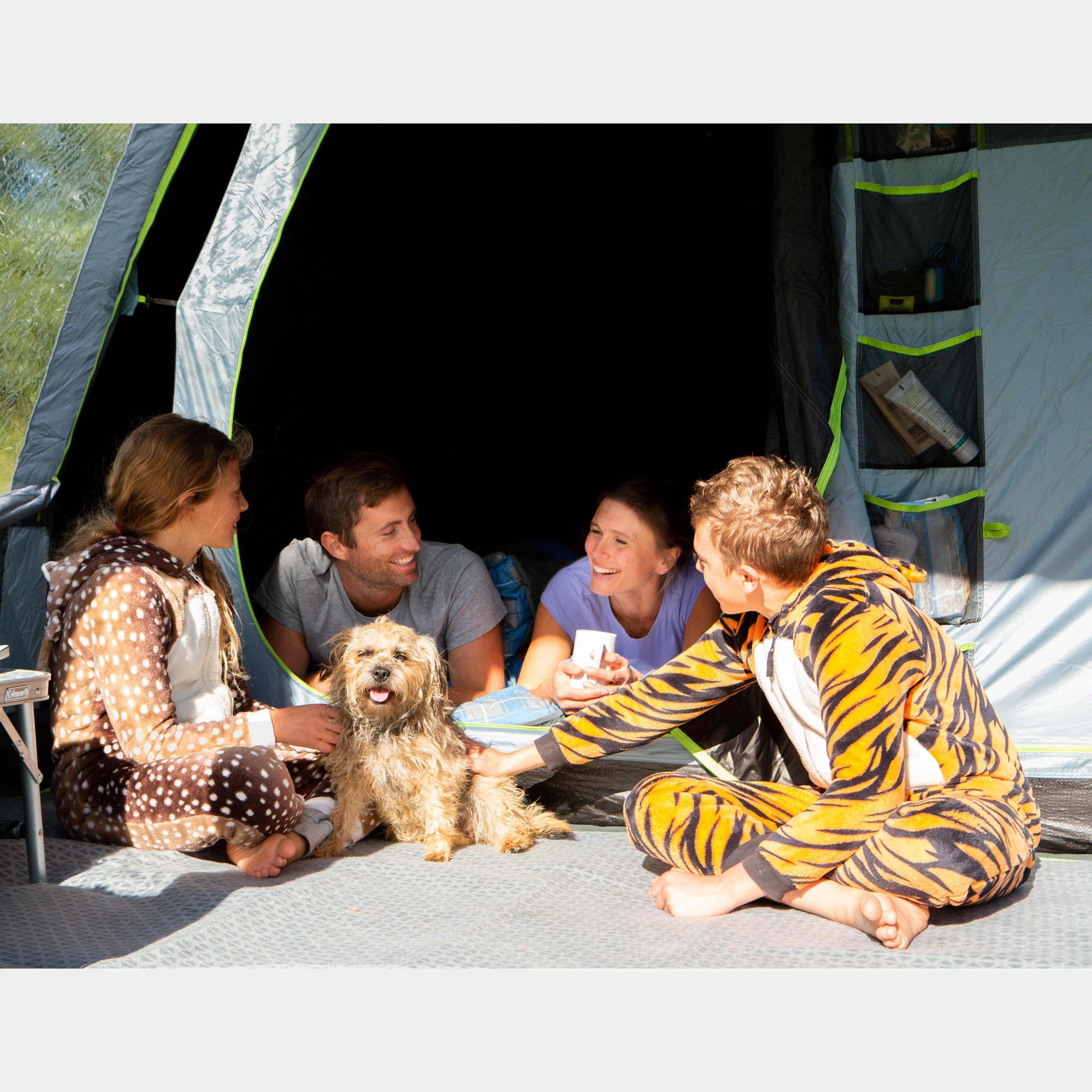 Refurbished Meadowood 4 Person Tent with Blackout Bedrooms - Image 6