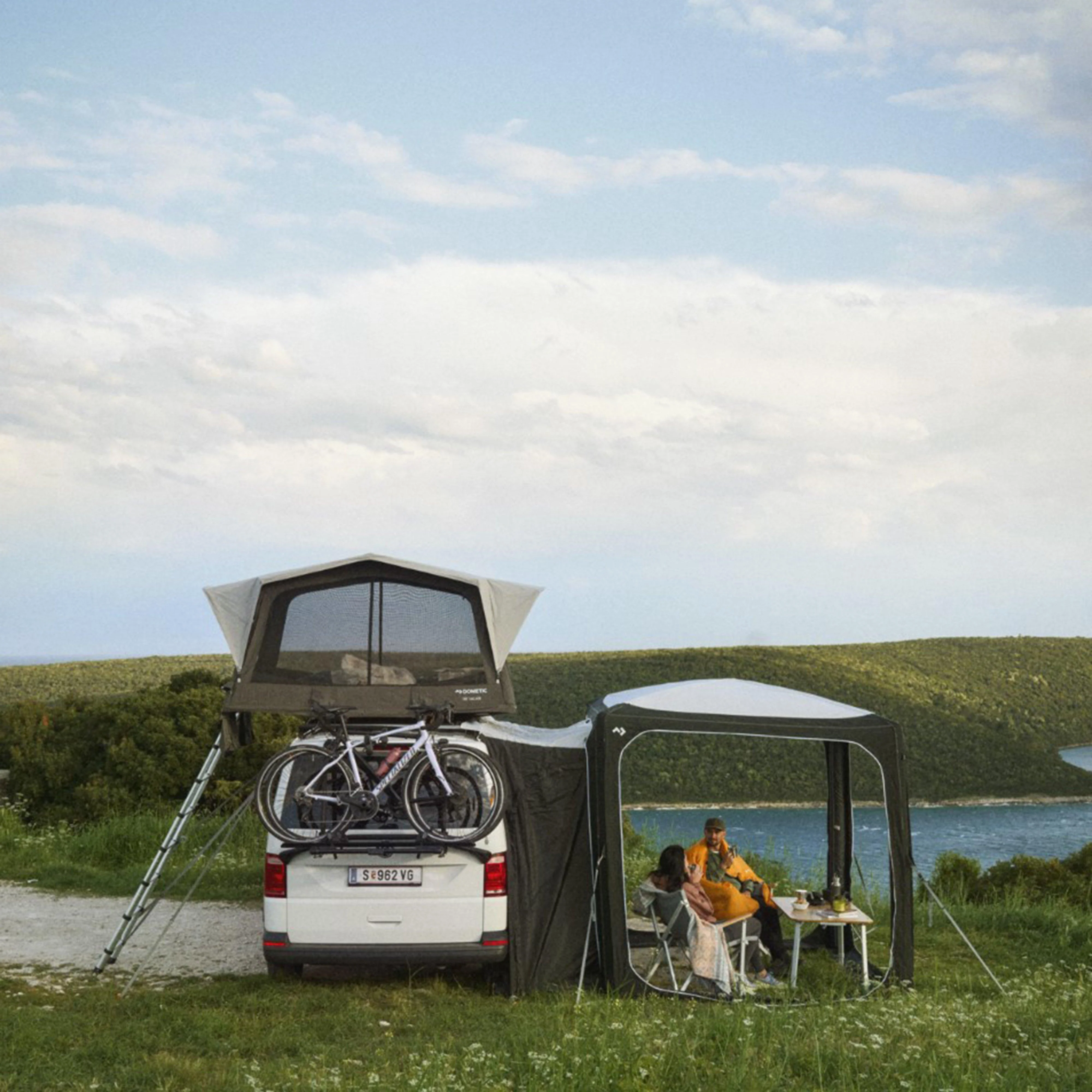 TRT 140 AIR Inflatable Roof Tent - Image 3