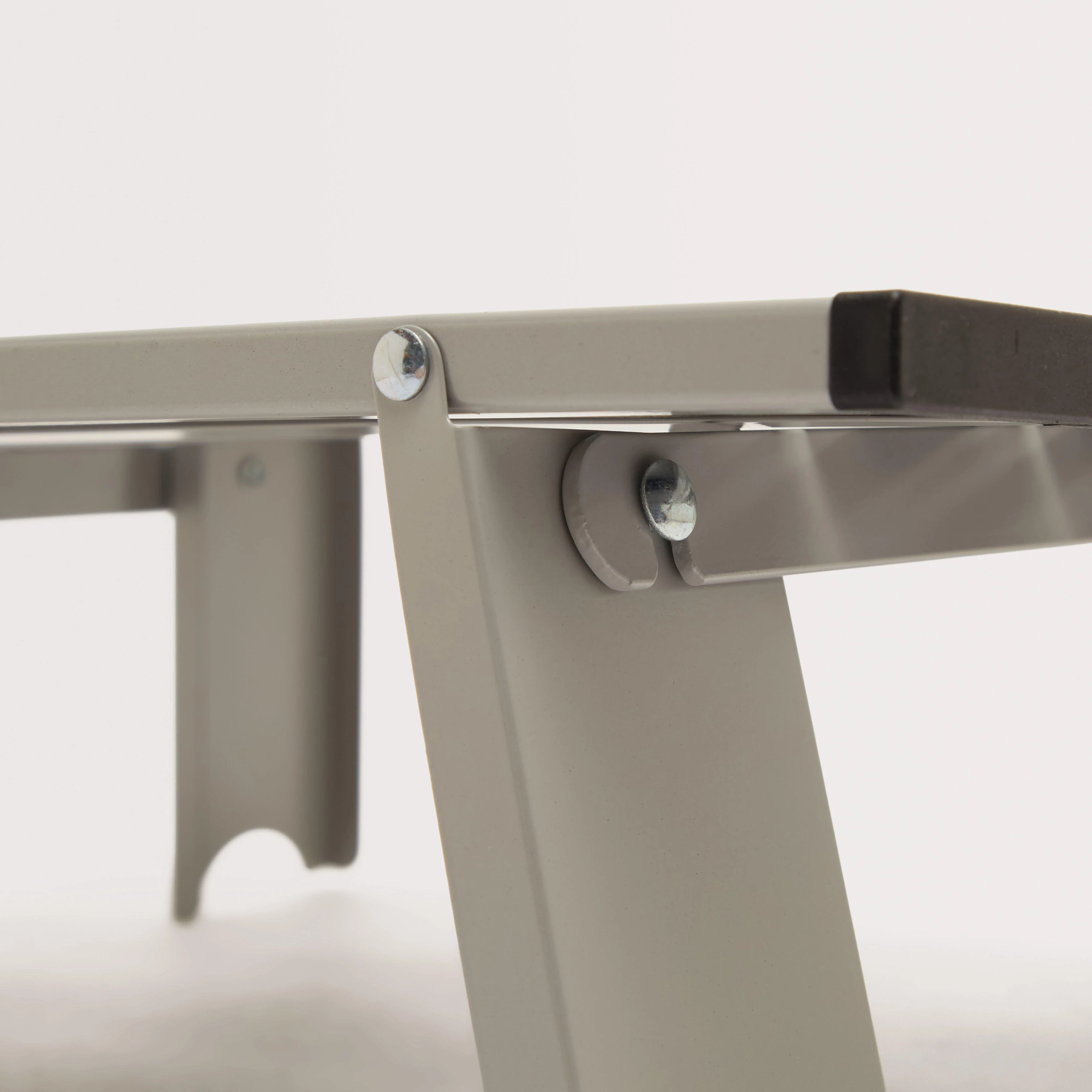 Compact Aluminium Table - Image 4
