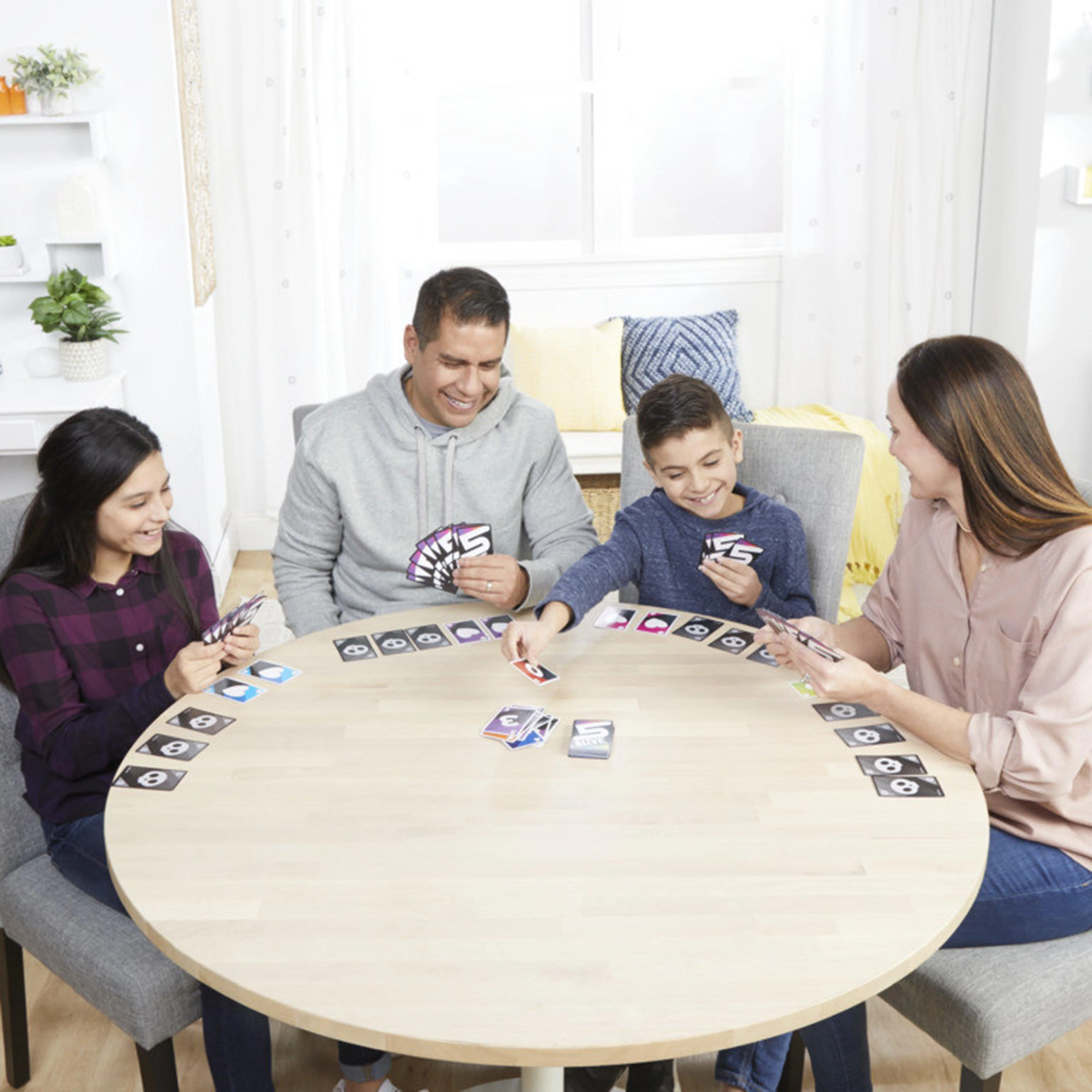 Five Alive Card Game - Image 3