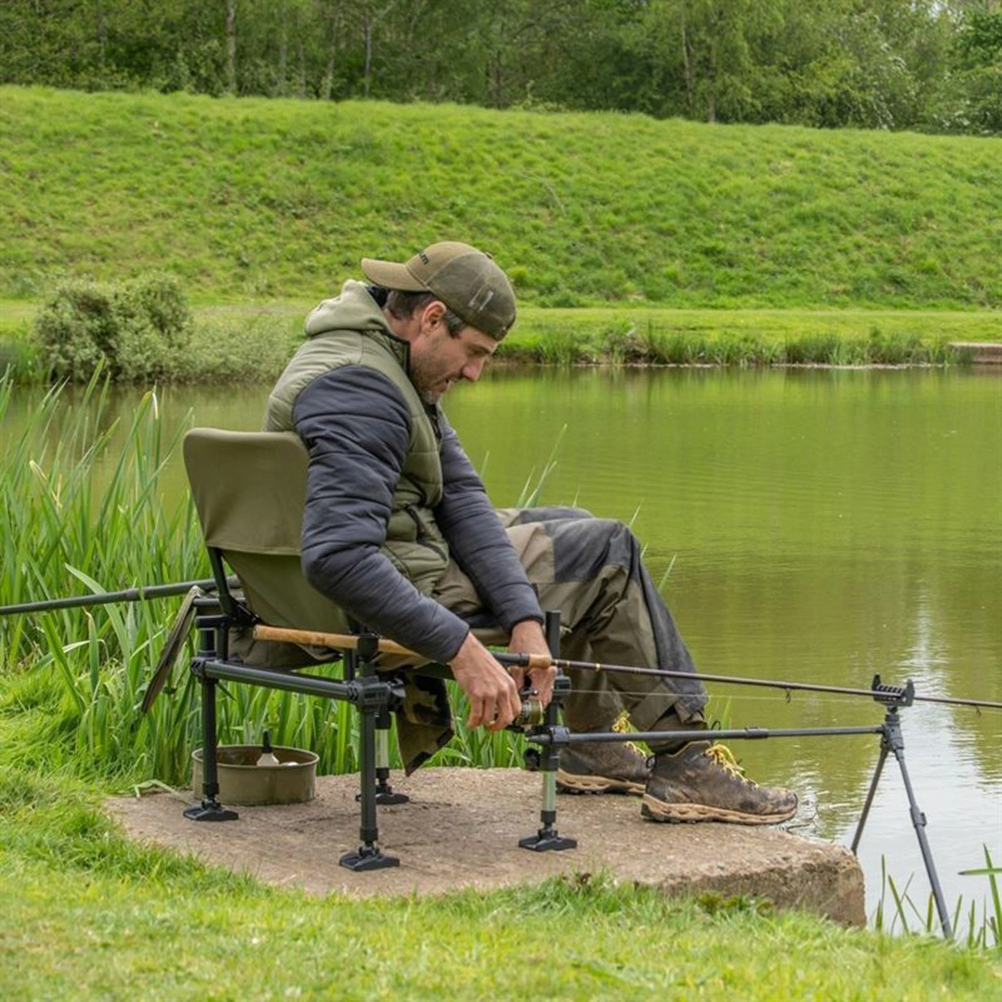 S23 Compact Accessory Fishing Chair - Image 4
