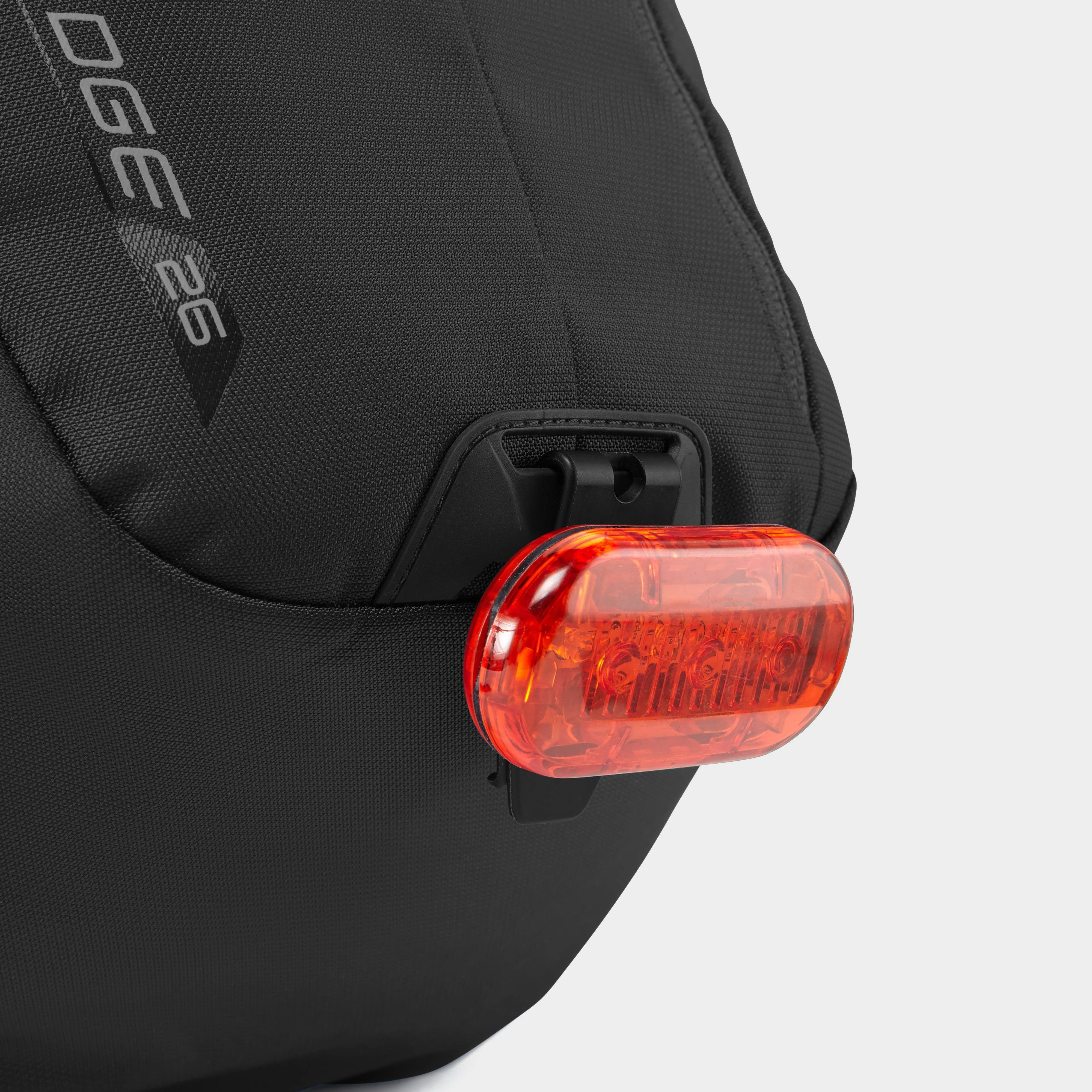 Edge 26 Litre Daysack - Image 3
