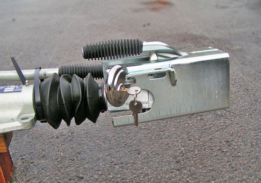 Coupling Safe and Padlock - Image 2