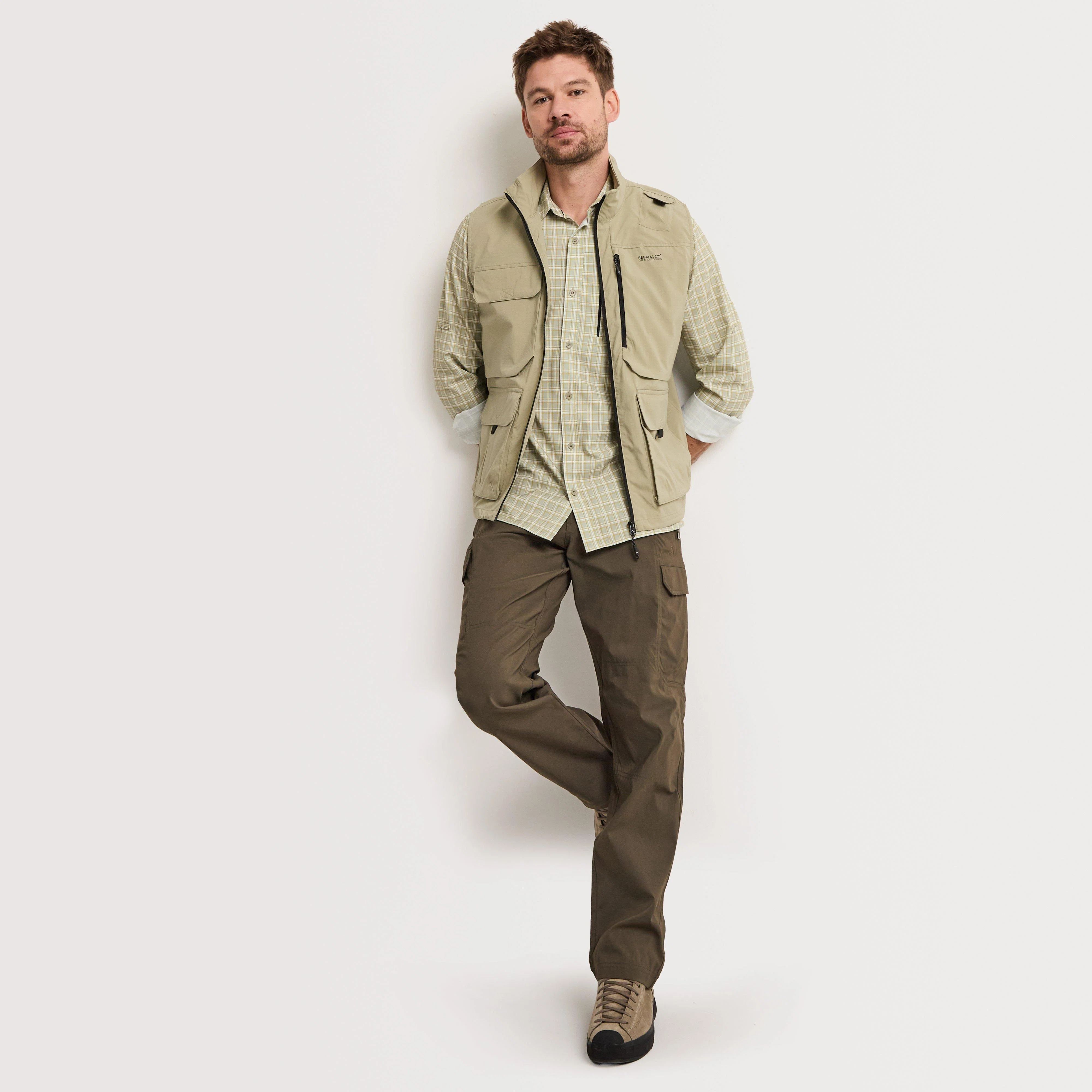 Men's Travel Light Pack Away Gilet - Image 2