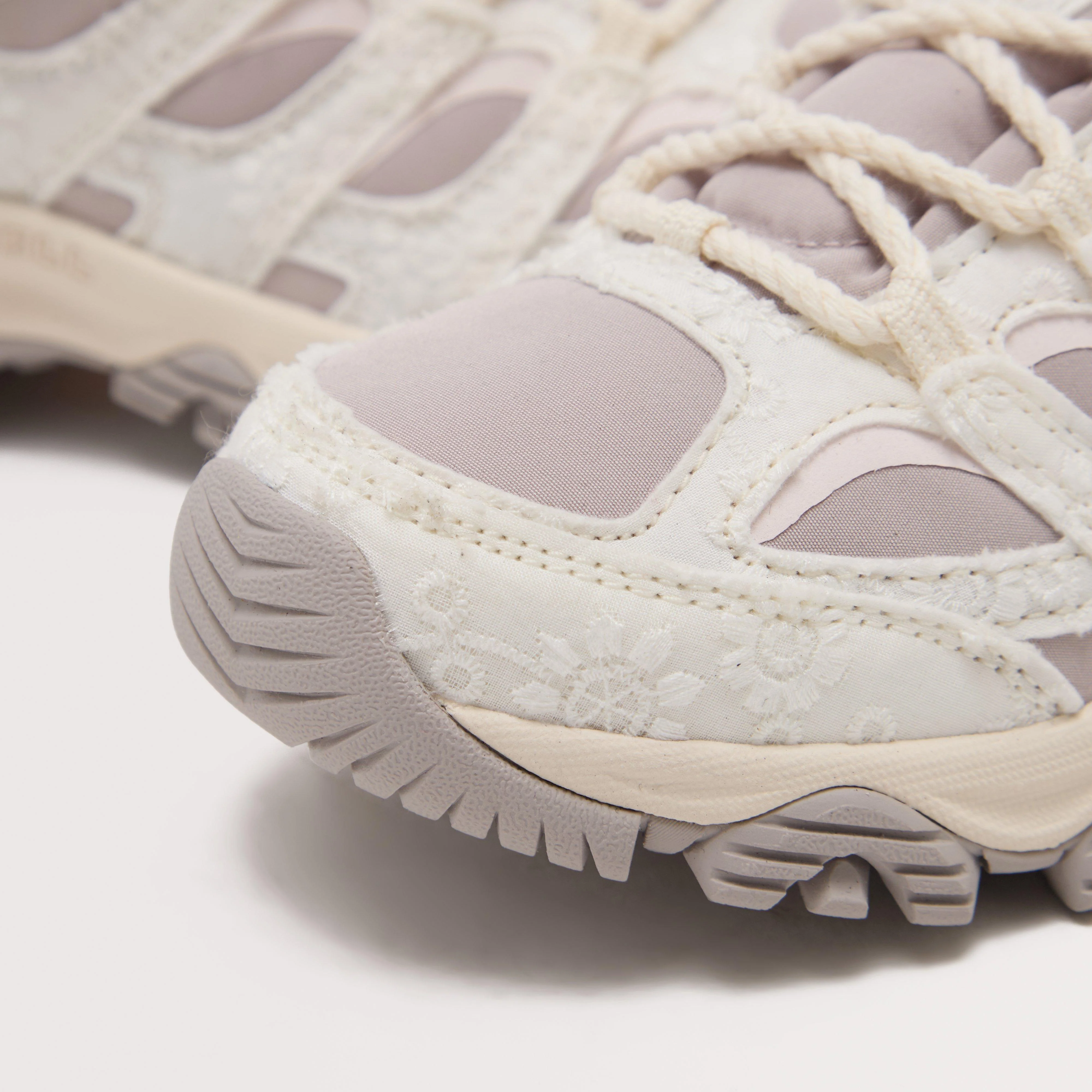 Women’s Moab 3 Hiking Shoe - Image 4