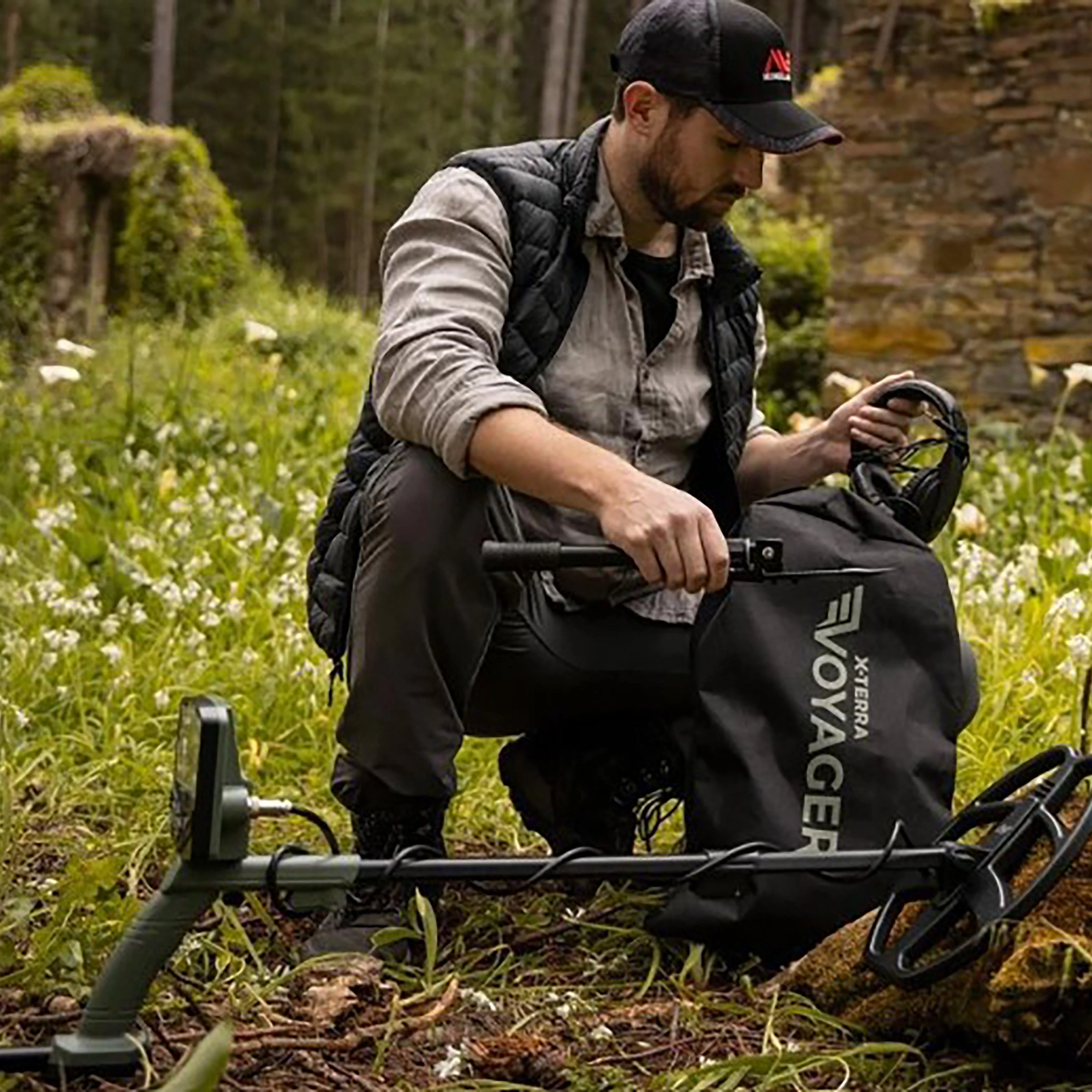 X-Terra Voyager Metal Detecting Starter Kit - Image 7