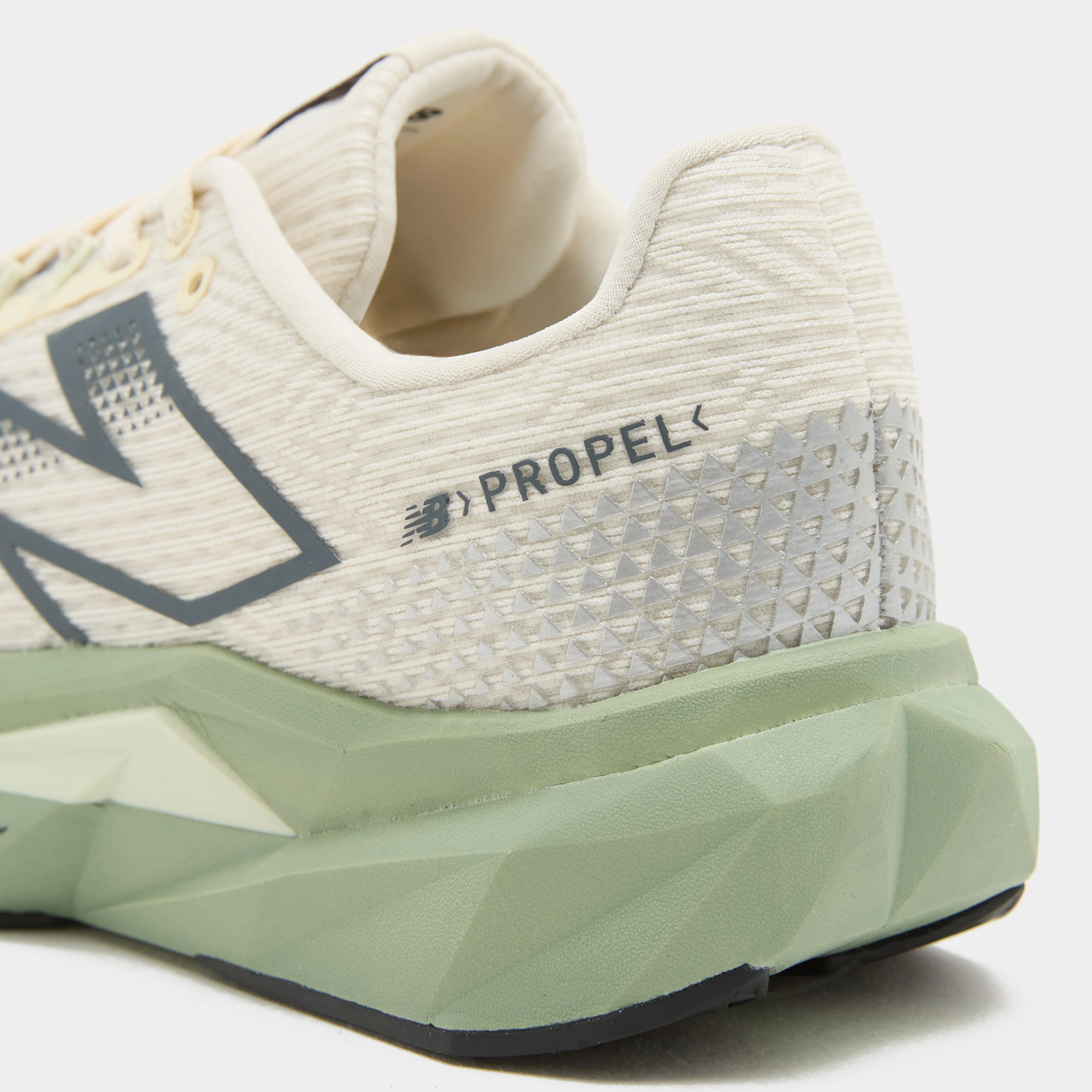Men’s FuelCell Propel v5 Shoes - Image 6