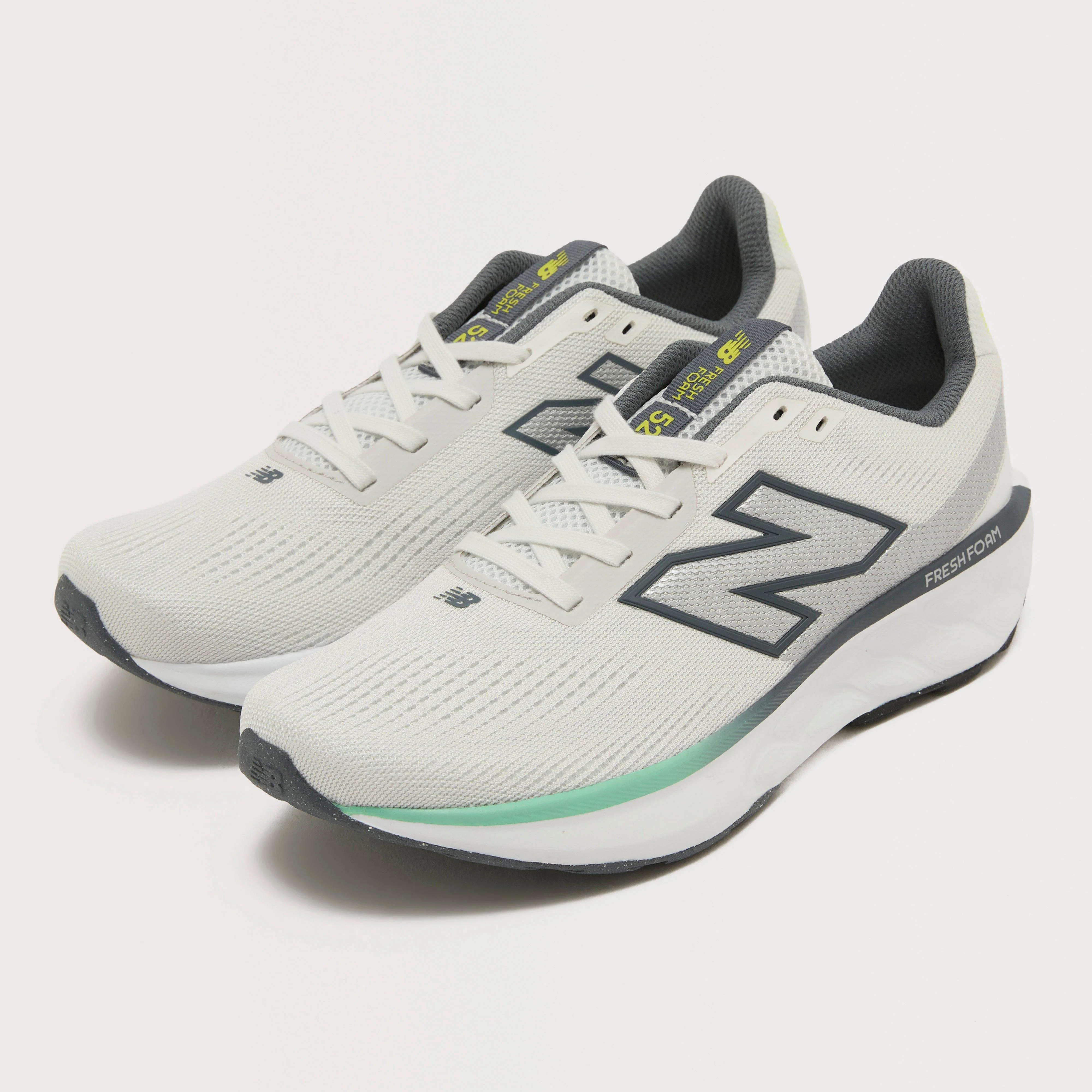 Women's Fresh Foam 520 V9 Running Shoes - Image 2