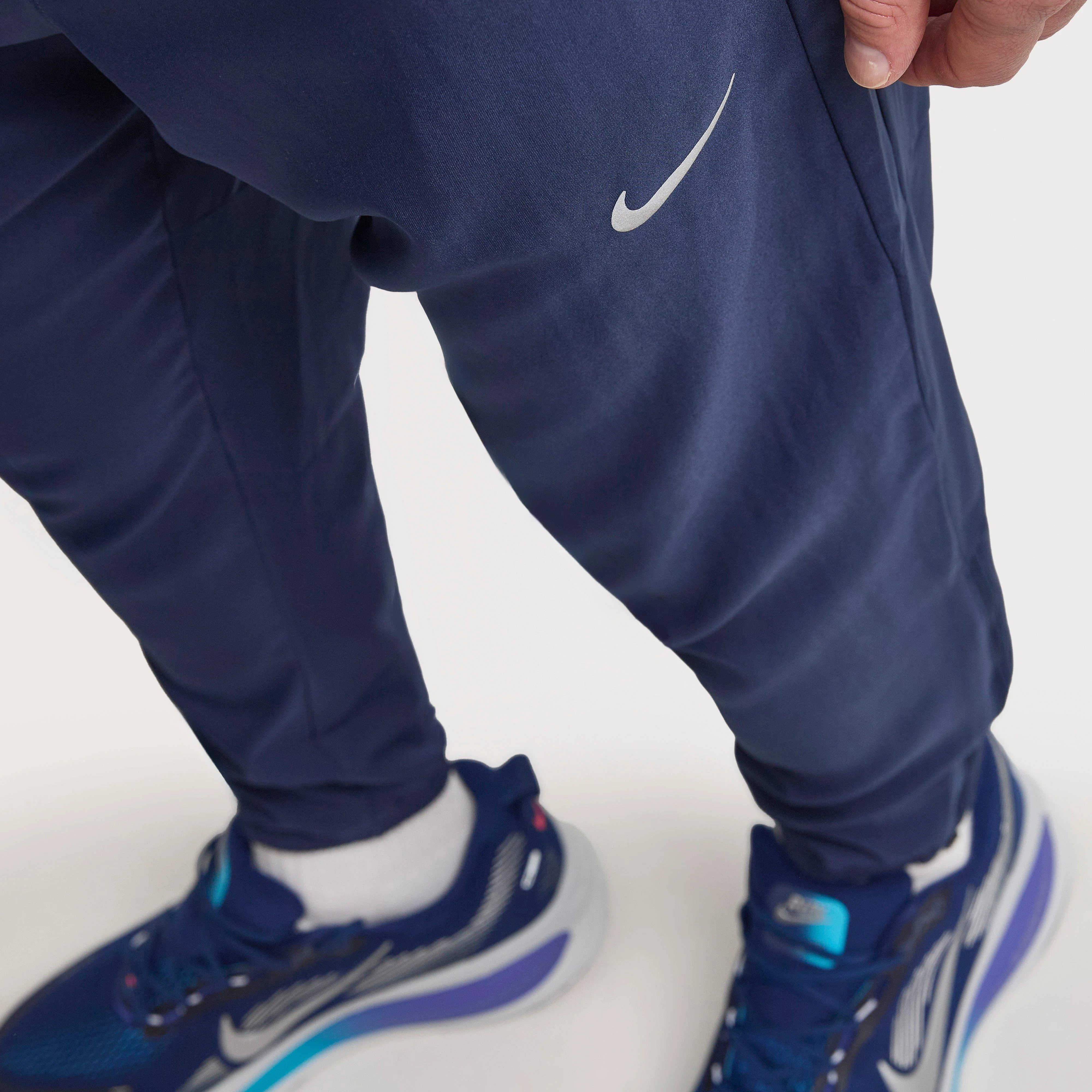 Men's Challenger Dri-FIT Woven Running Trousers - Image 3