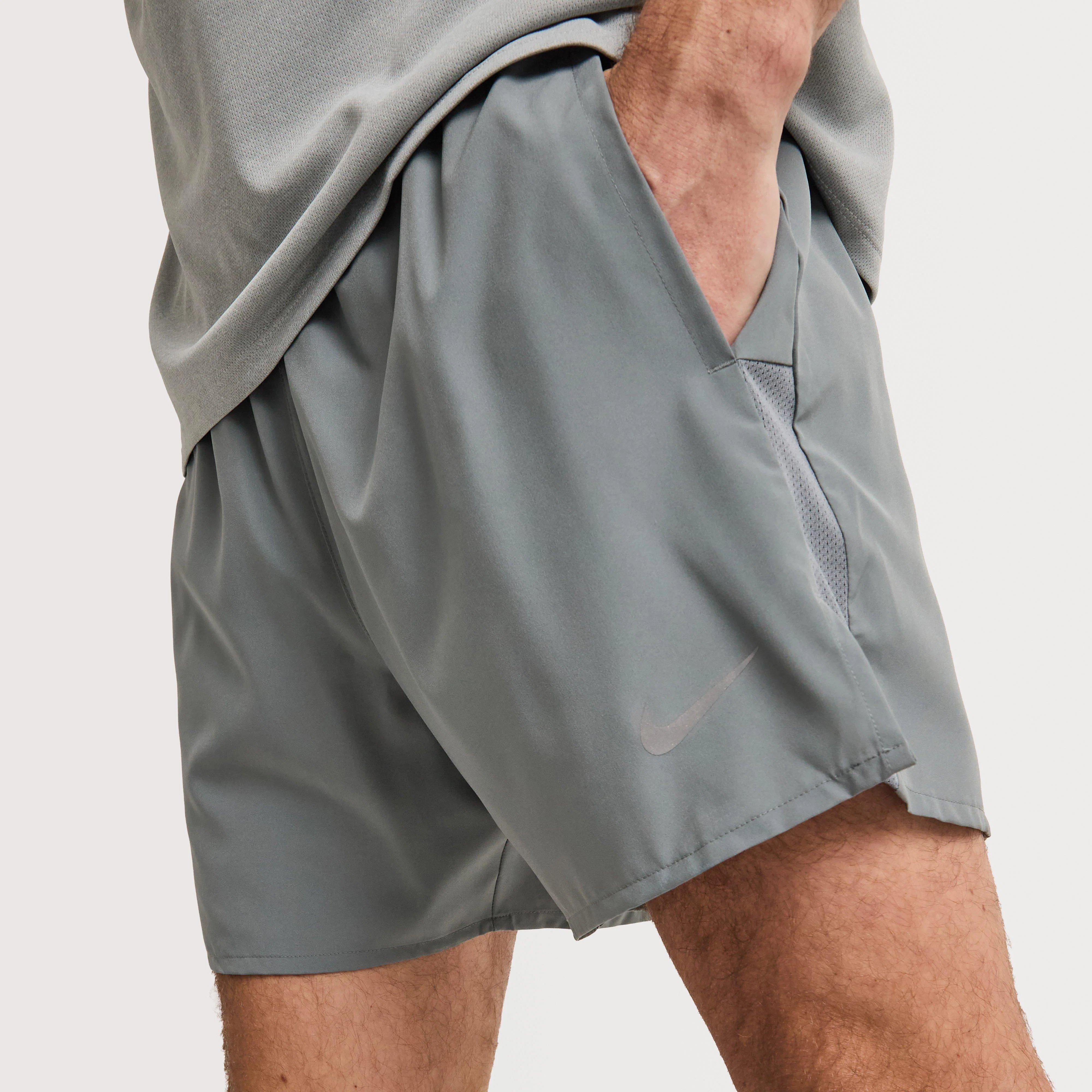 Men's Dri-FIT Challenger 5" Brief-Lined Versatile Shorts - Image 3