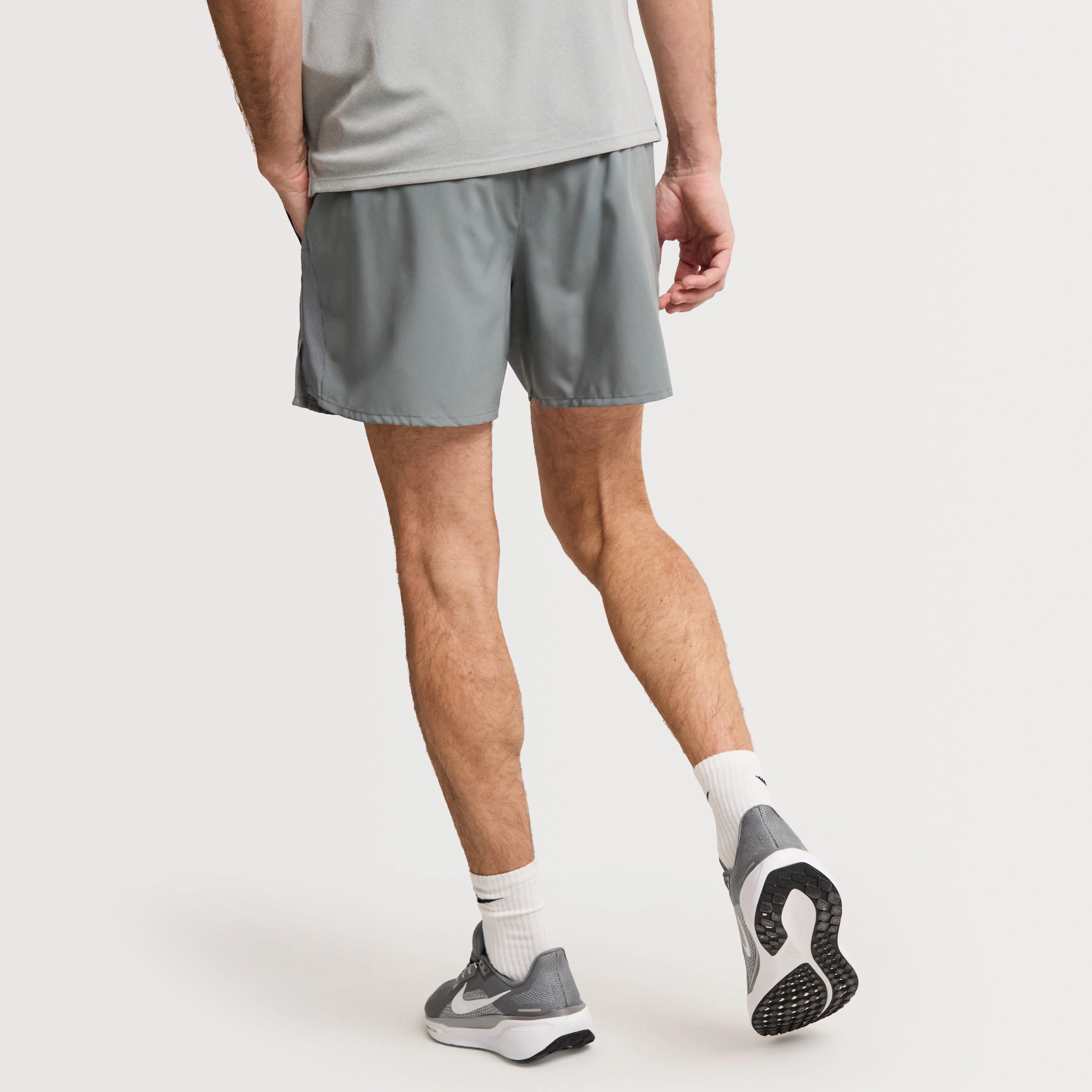 Men's Dri-FIT Challenger 5" Brief-Lined Versatile Shorts - Image 4