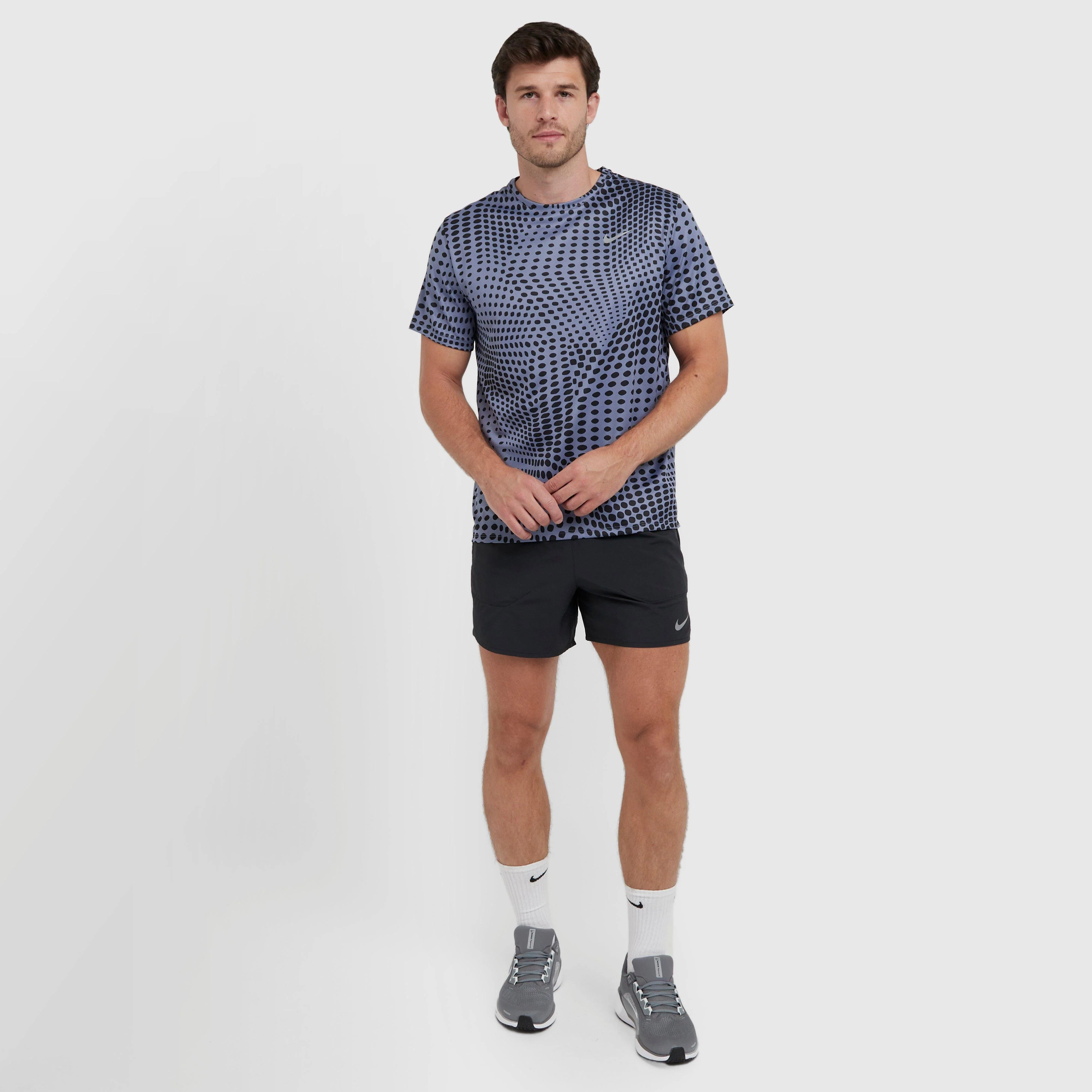 Men's Dri-FIT Miler UV Short-Sleeve Running Top - Image 3