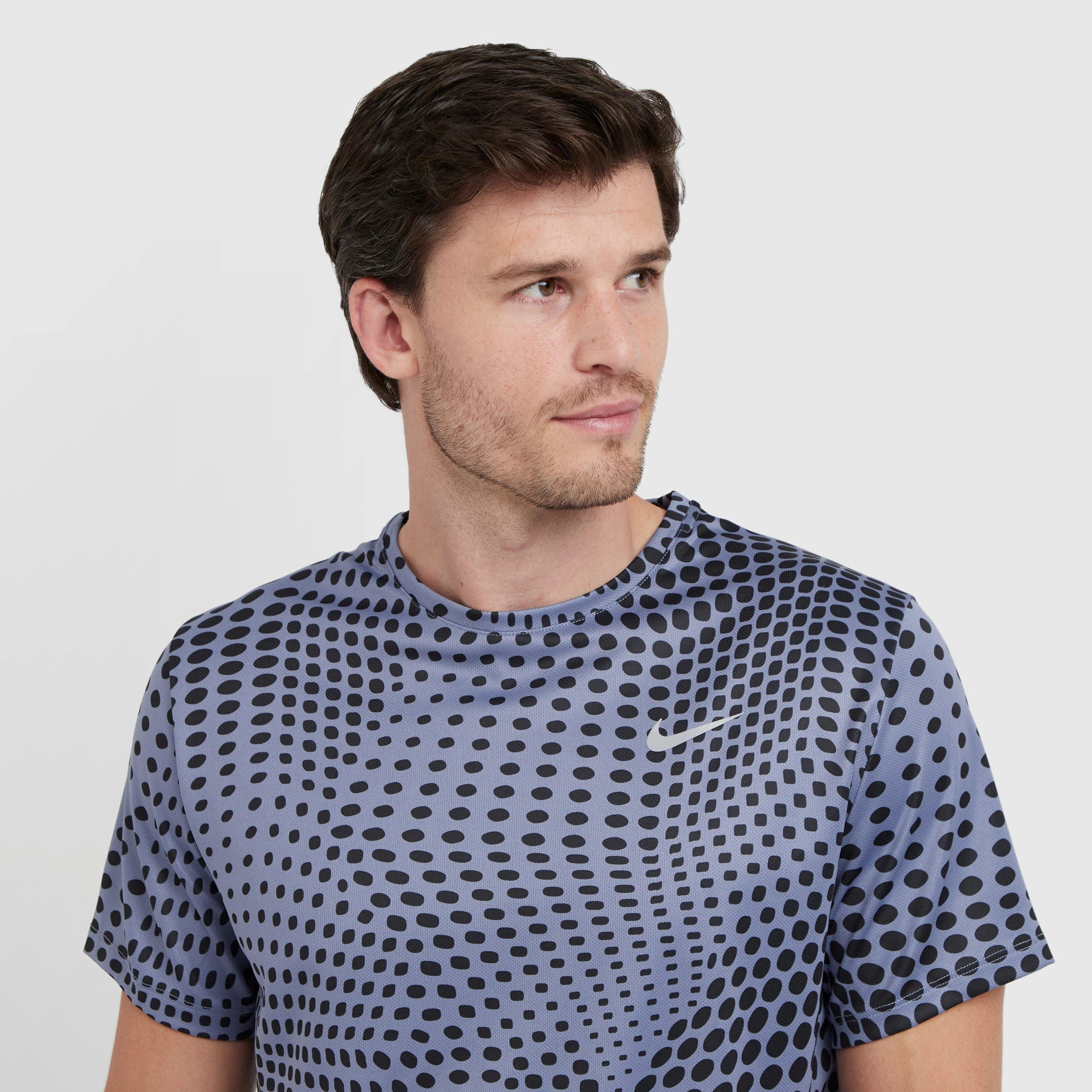 Men's Dri-FIT Miler UV Short-Sleeve Running Top - Image 4