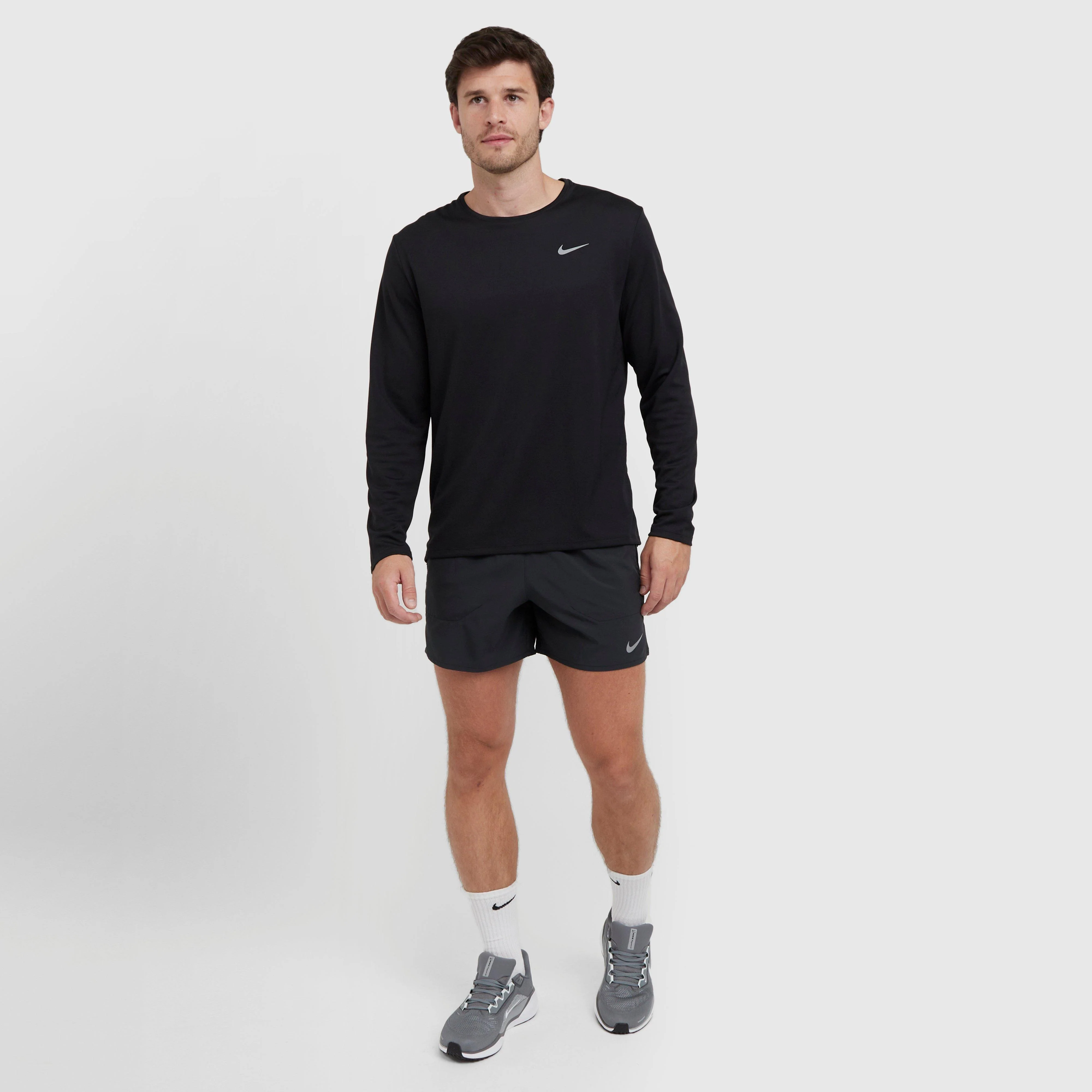 Men's Dri-FIT UV Miler Long-Sleeve Running Top - Image 3