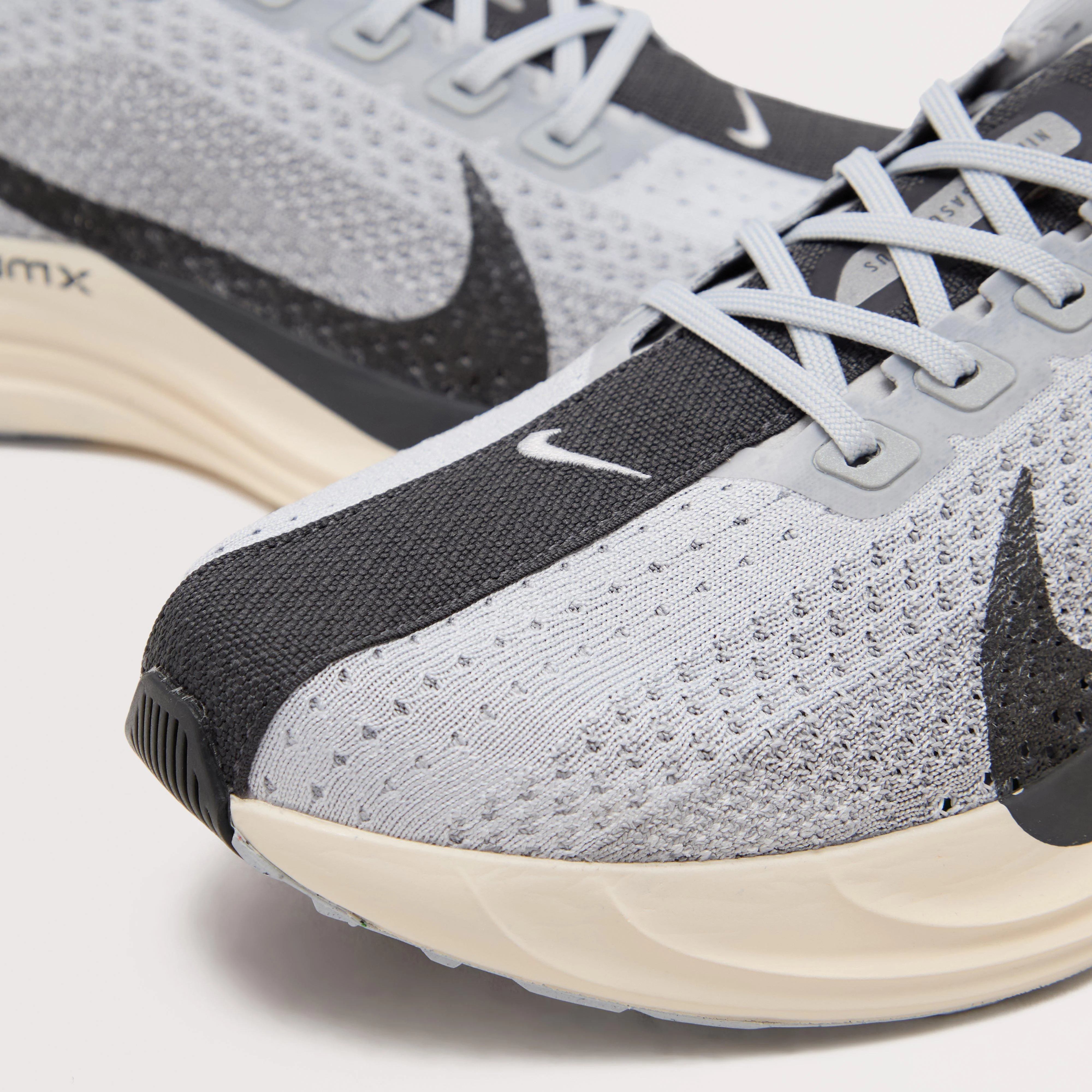 Men’s Pegasus Plus Running Shoe - Image 4
