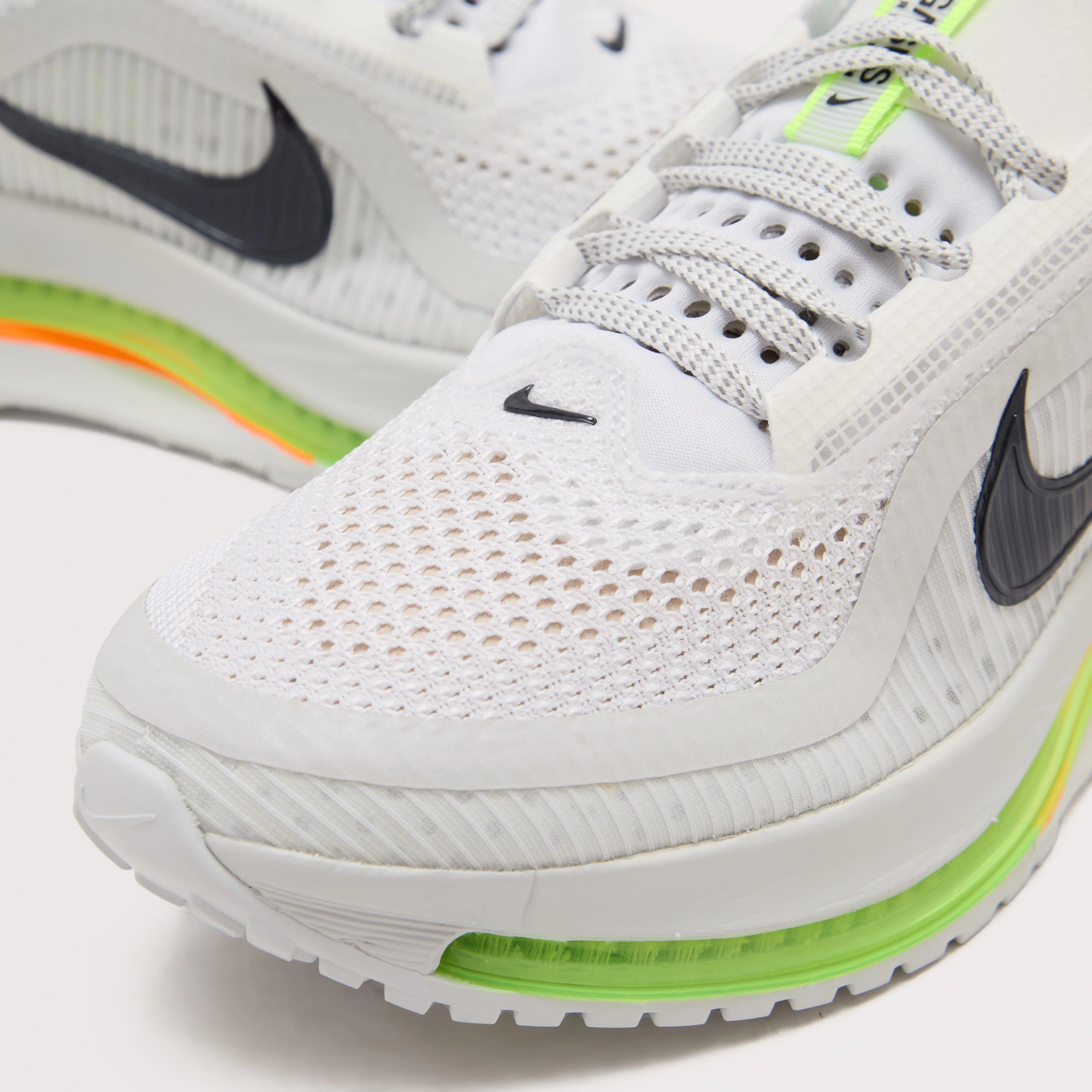 Men’s Pegasus Premium Running Shoe - Image 4