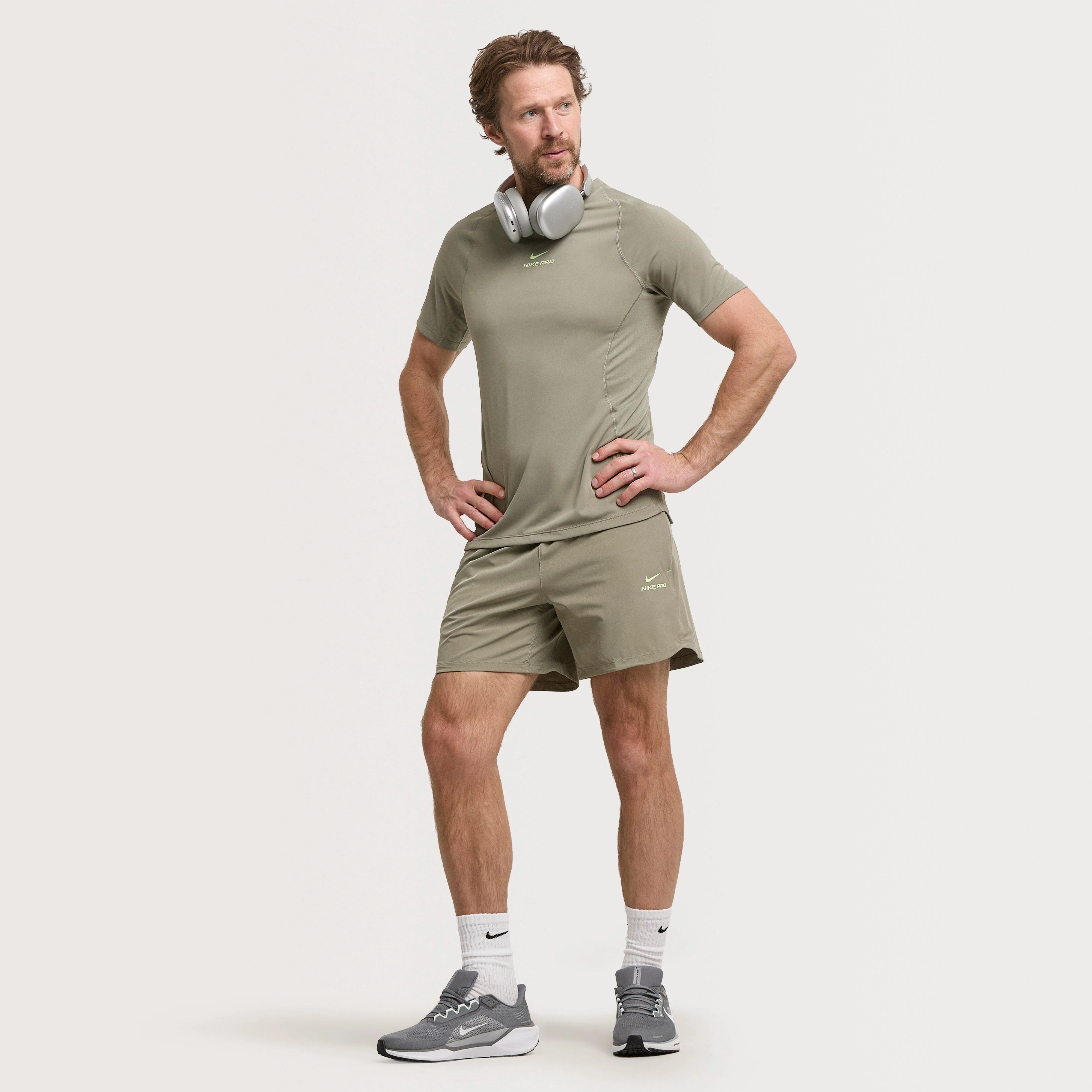 Men’s Pro Training Dri-FIT 6” Shorts - Image 3