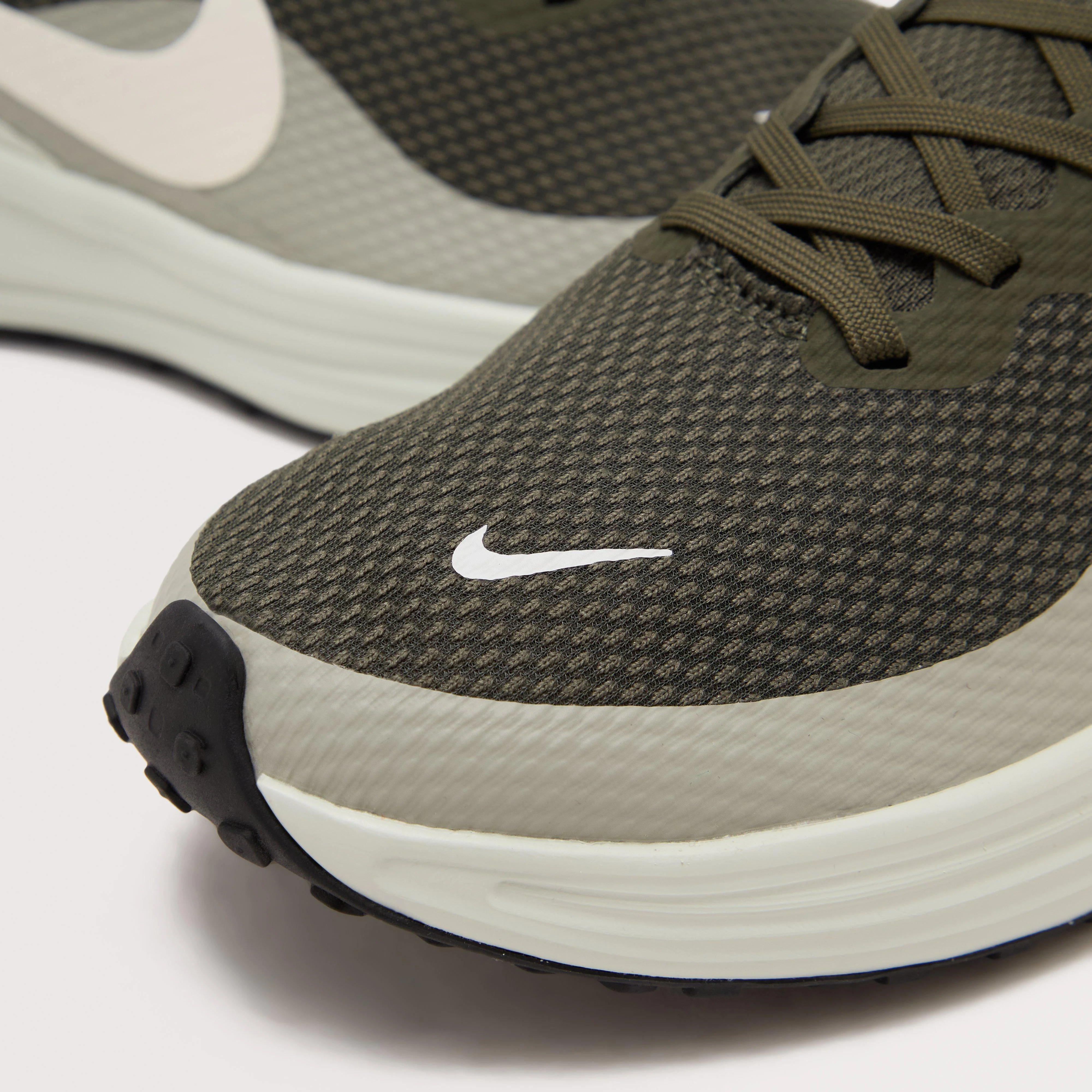 Men's Revolution 8 Road Running Shoes - Image 4