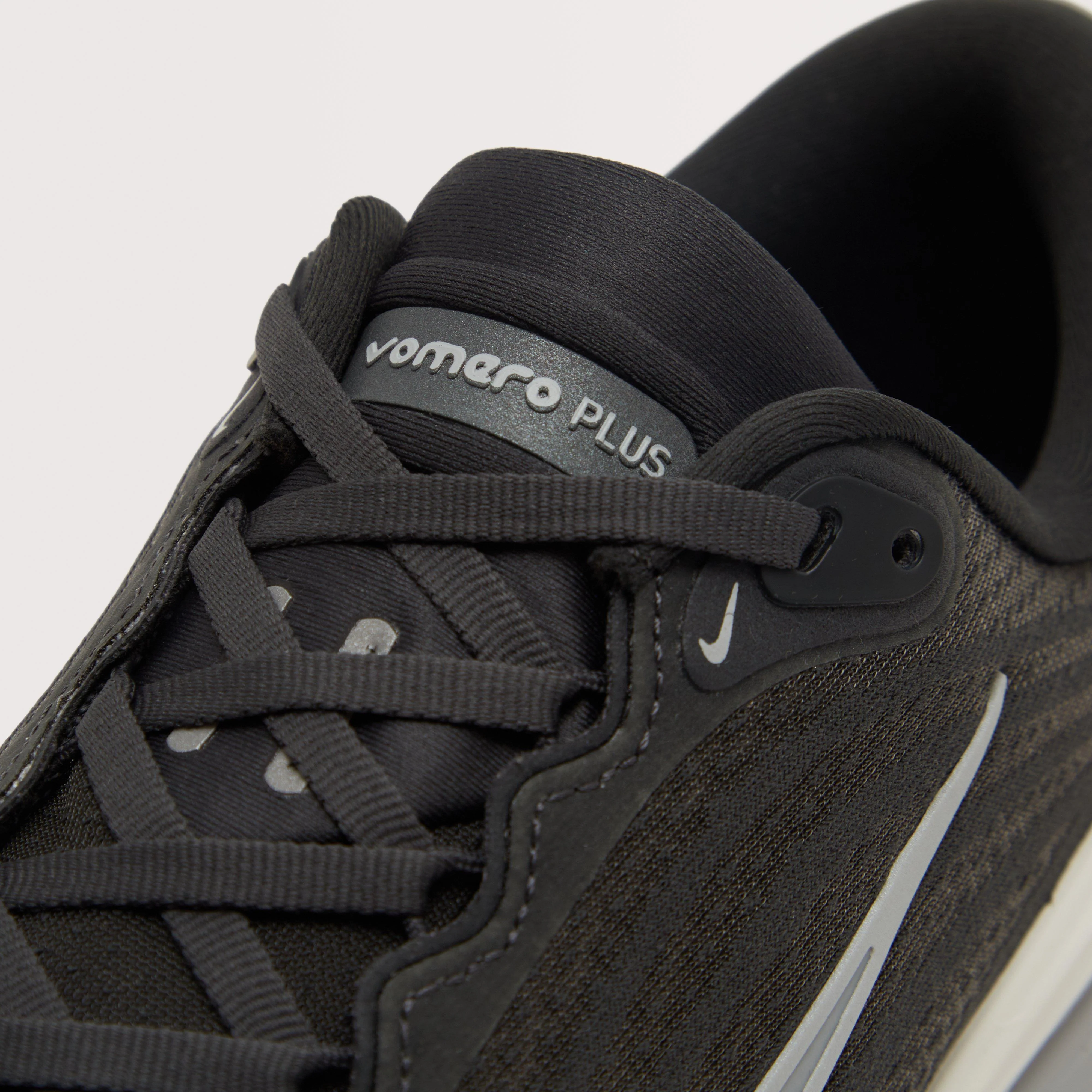 Men's Road Running Shoes Vomero Plus - Image 4