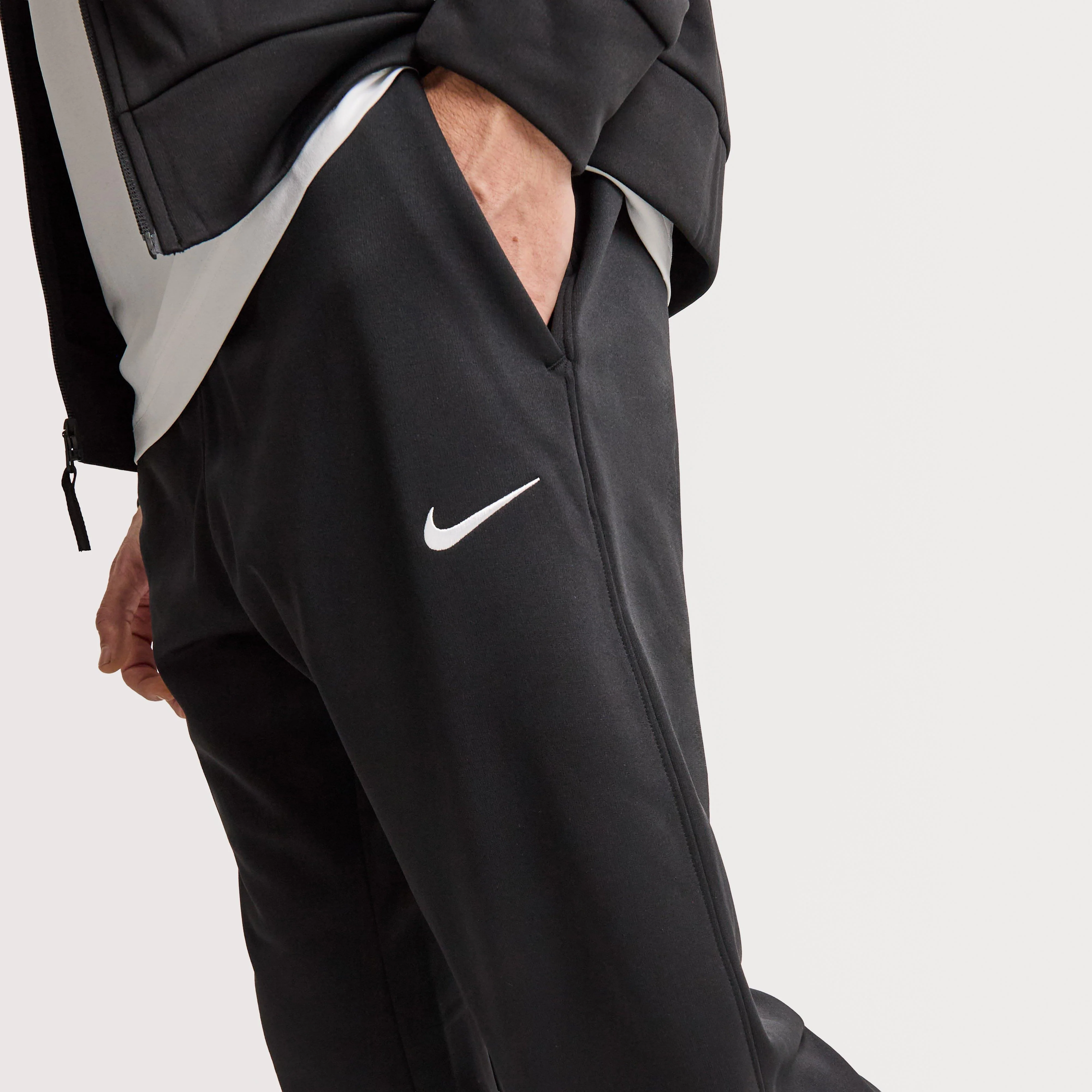 Men's Therma-FIT Tapered Trousers - Image 3