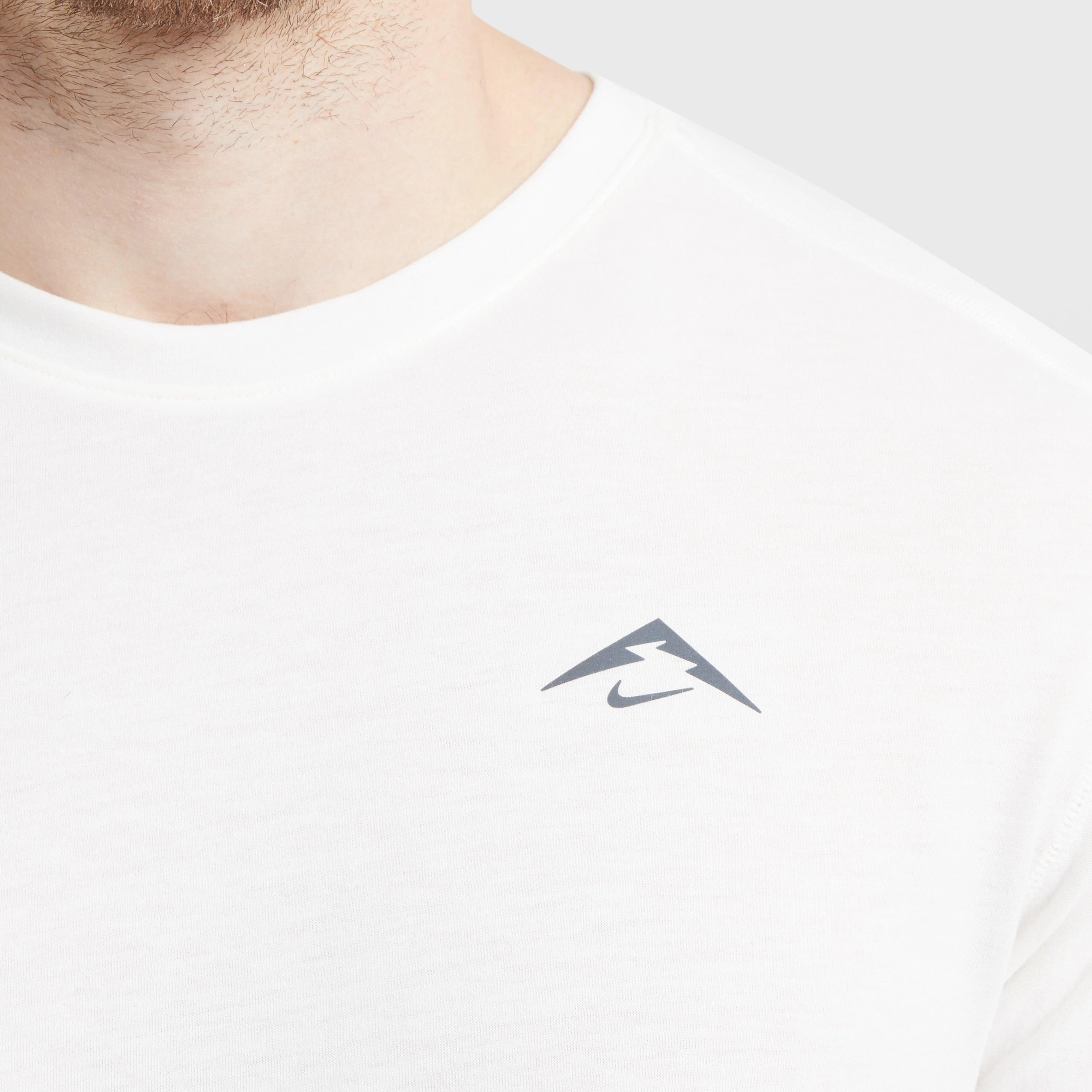 Men’s Trail Solar Chase Dri-FIT ADV T-Shirt - Image 5