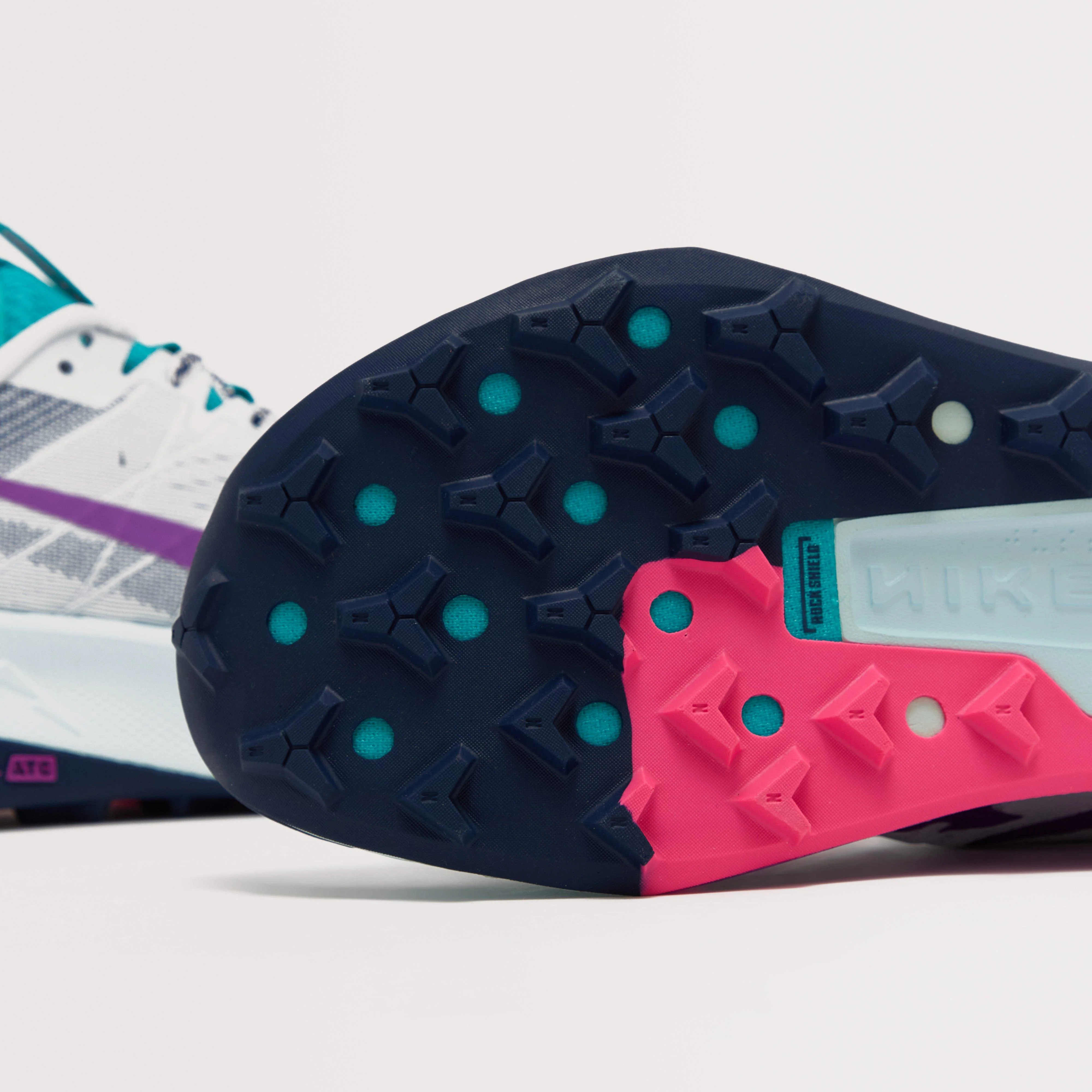 Men’s Wildhorse 10 Trail Running Shoes - Image 6