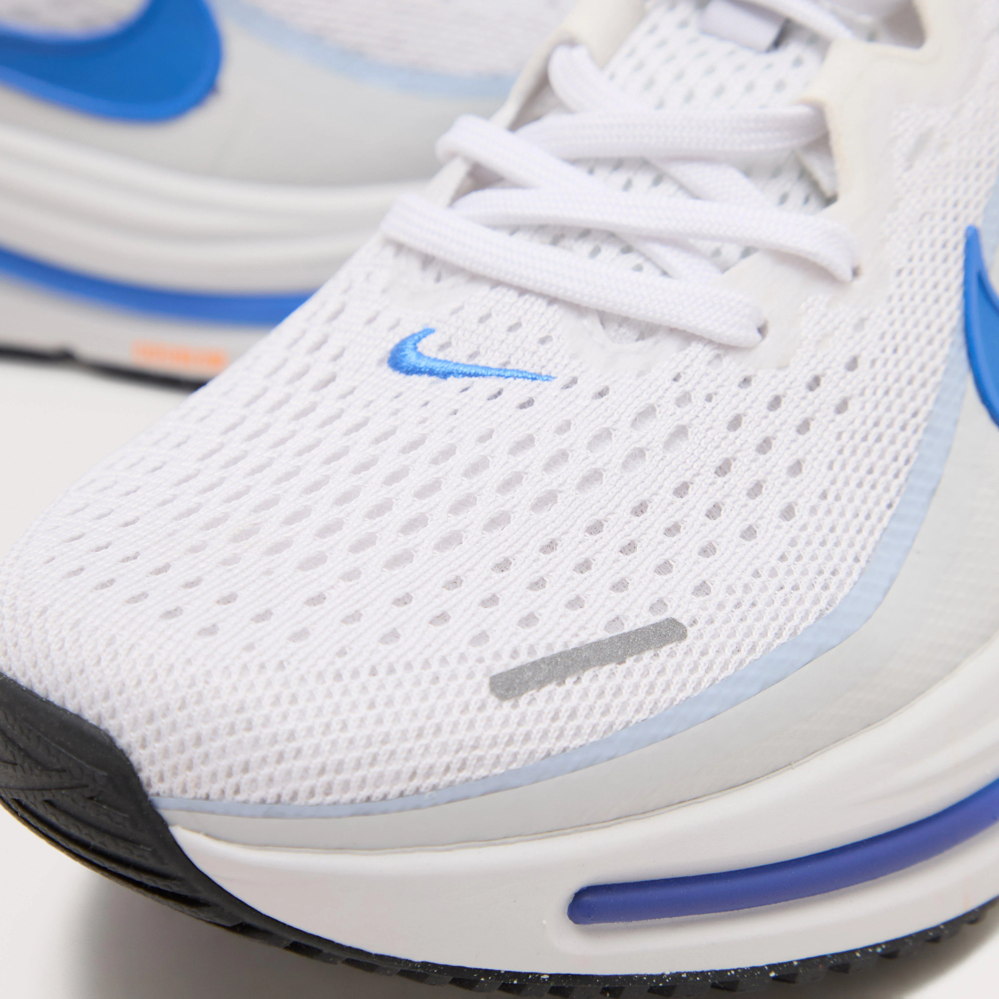 Men's Winflo 12 Road Running Shoe - Image 4