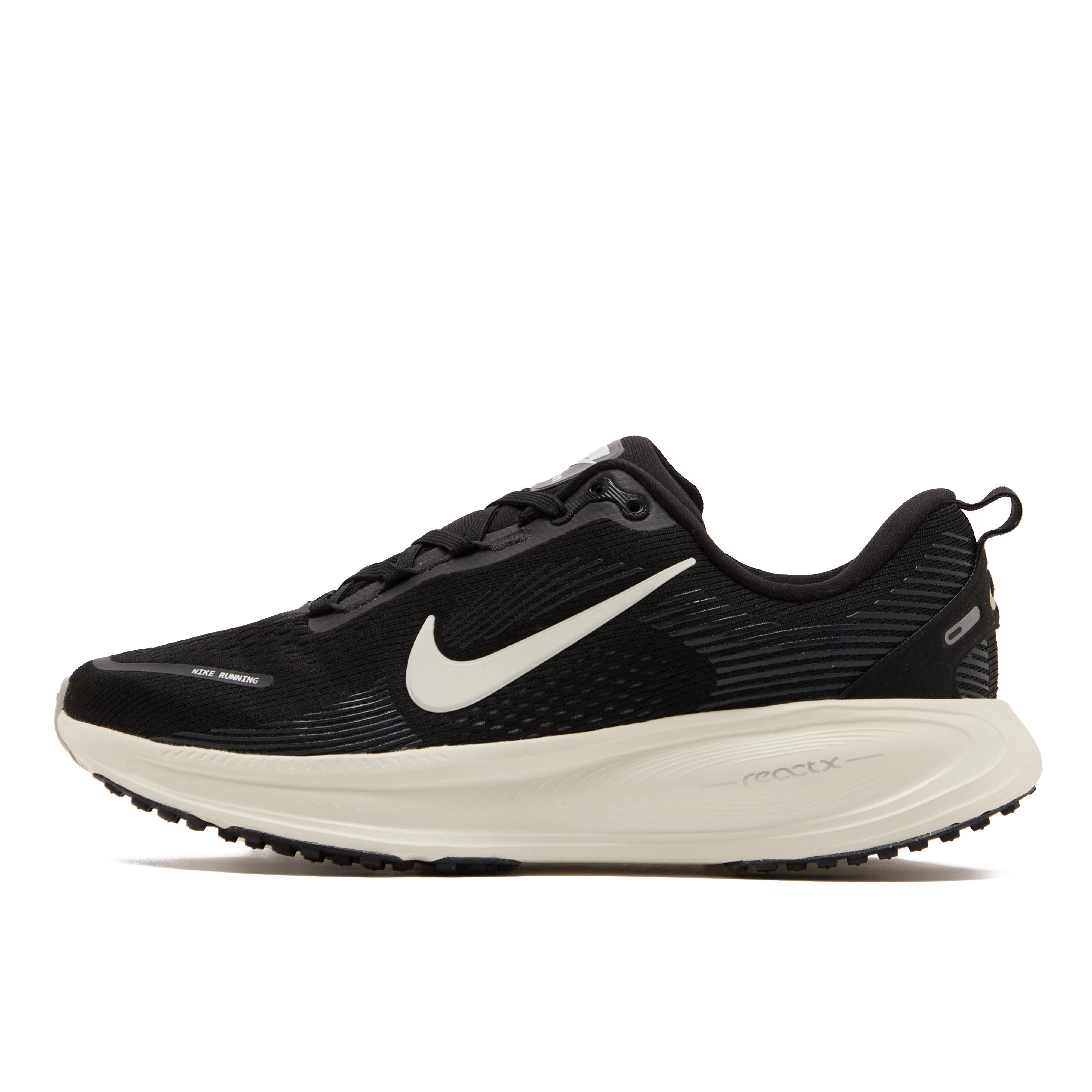 Older Kids’ Vomero 18 Road Running Shoes - Image 7