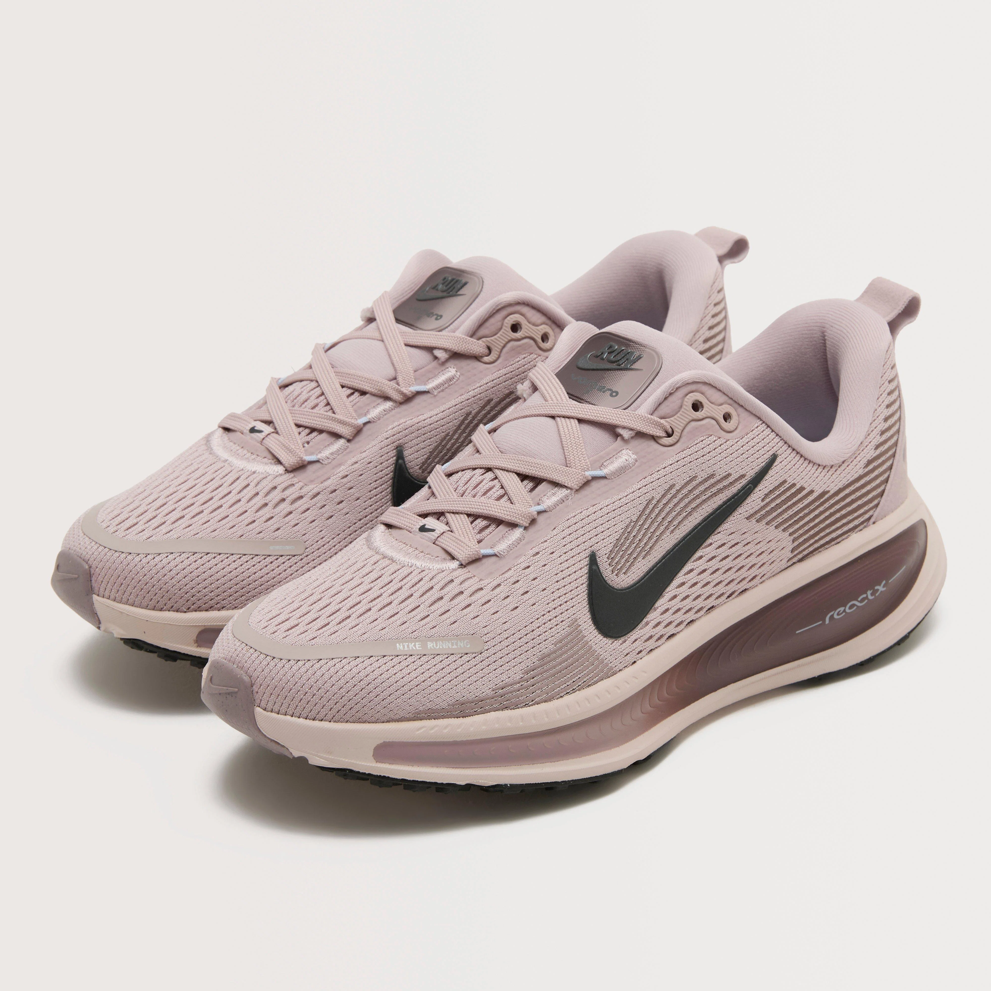 Older Kids’ Vomero 18 Road Running Shoes - Image 3