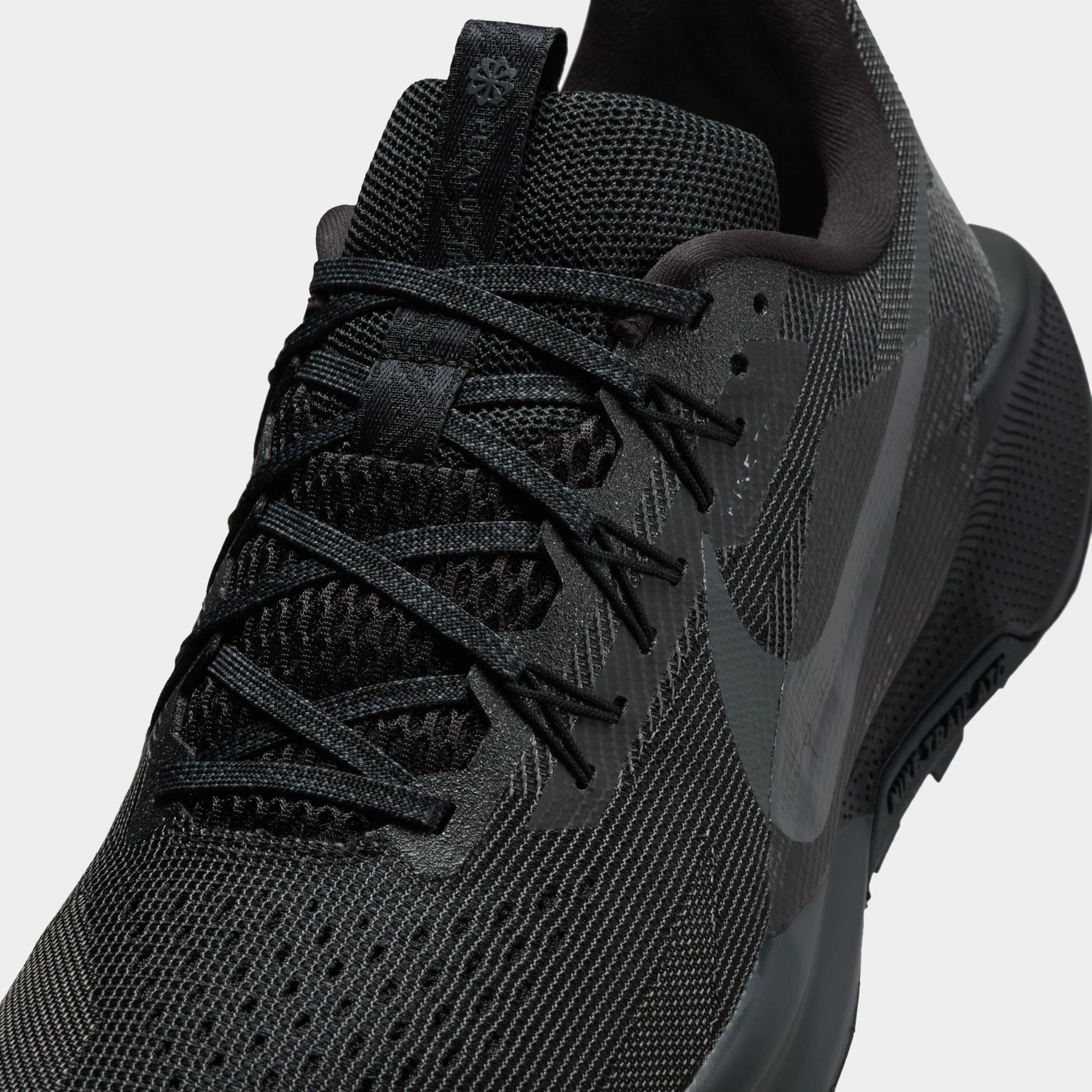 Pegasus Trail 5 Trail Running Shoe - Image 4