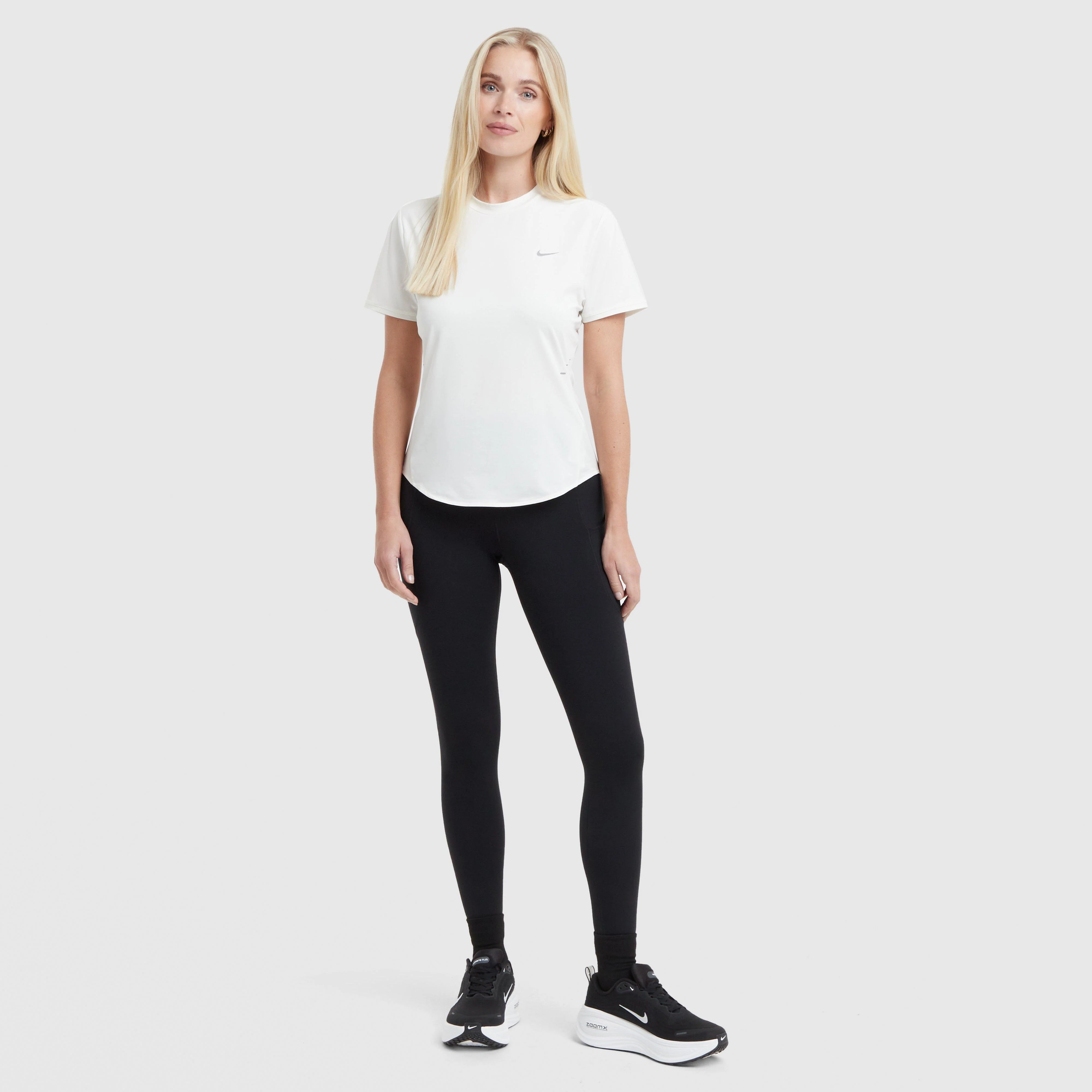 Women's Dri-FIT Short-Sleeve Running Top - Image 3