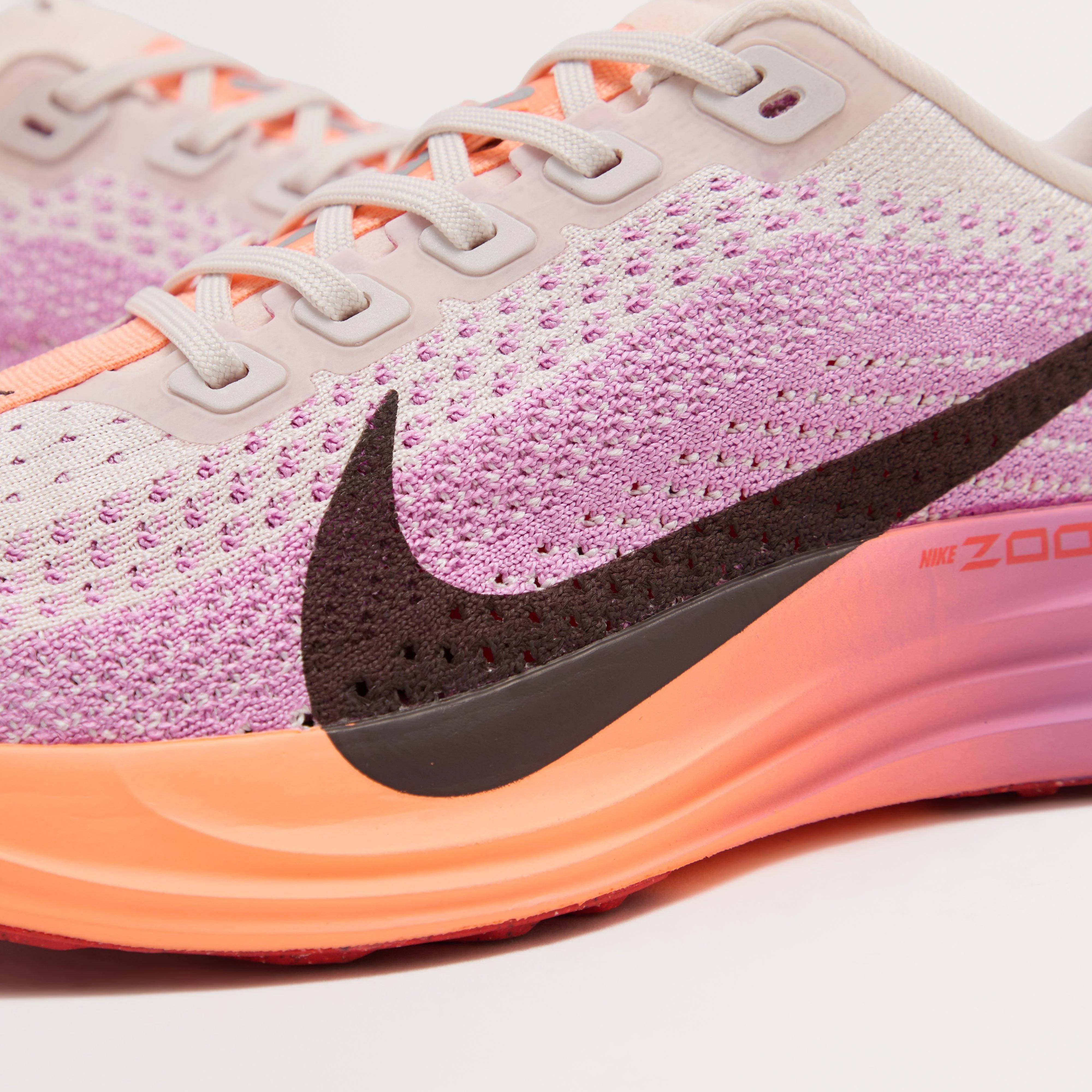 Women’s Pegasus Plus Running Shoe - Image 5