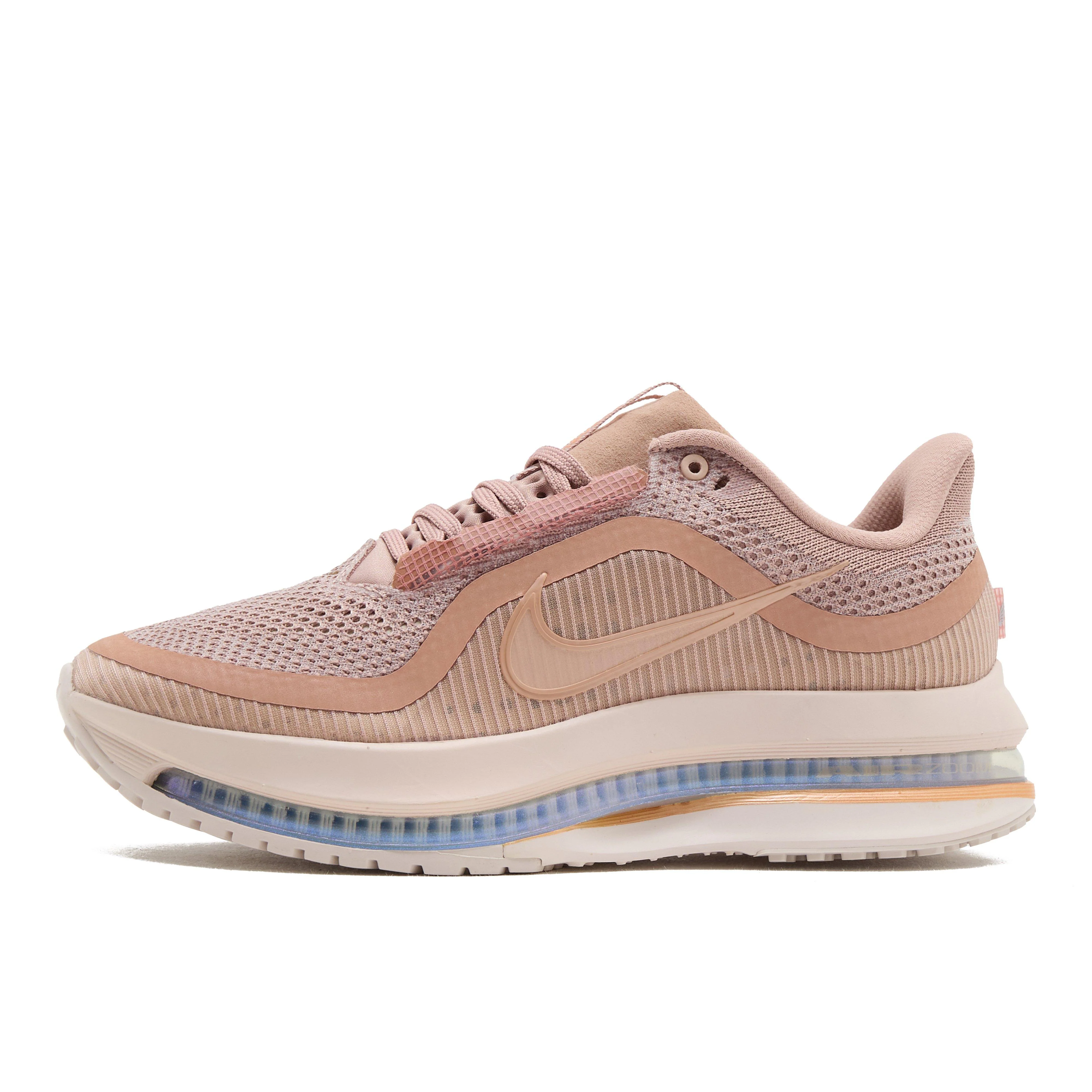 Women’s Pegasus Premium Running Shoe - Image 9