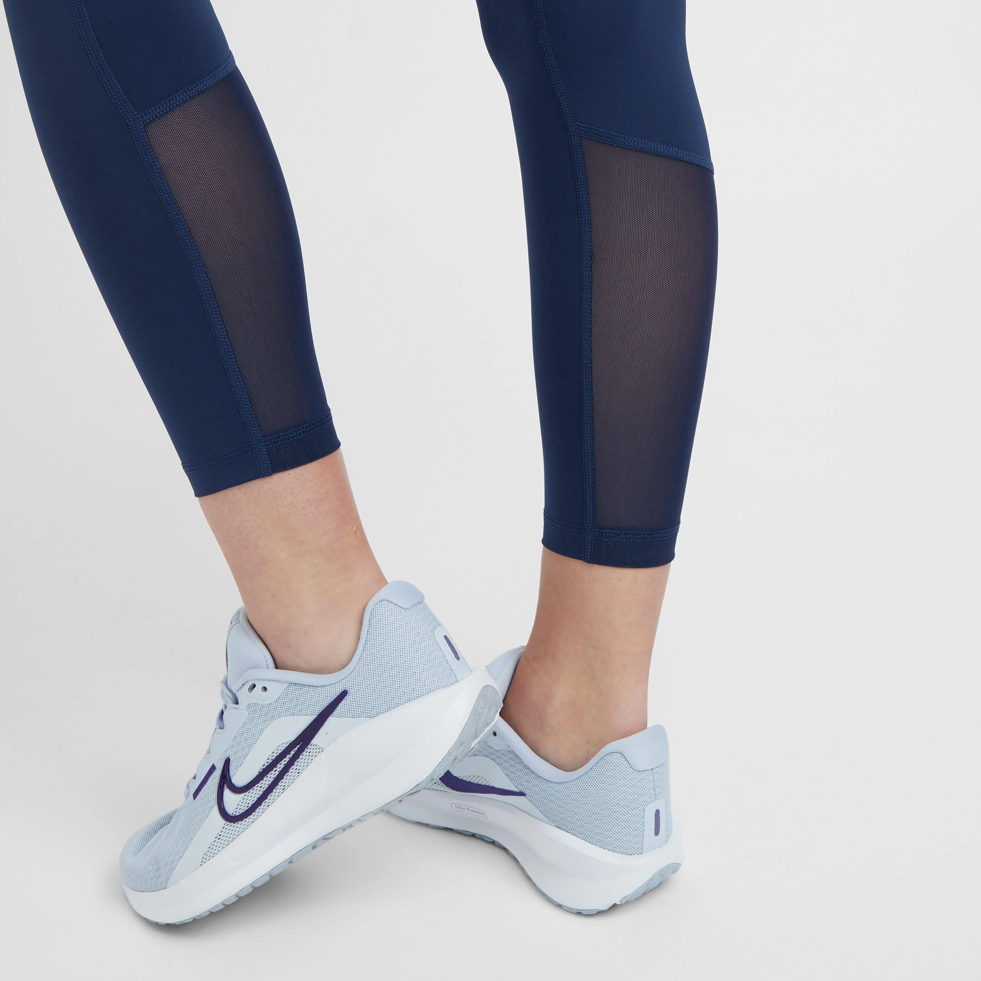 Women’s Pro Mid-Rise Crop Mesh Panel Leggings - Image 4