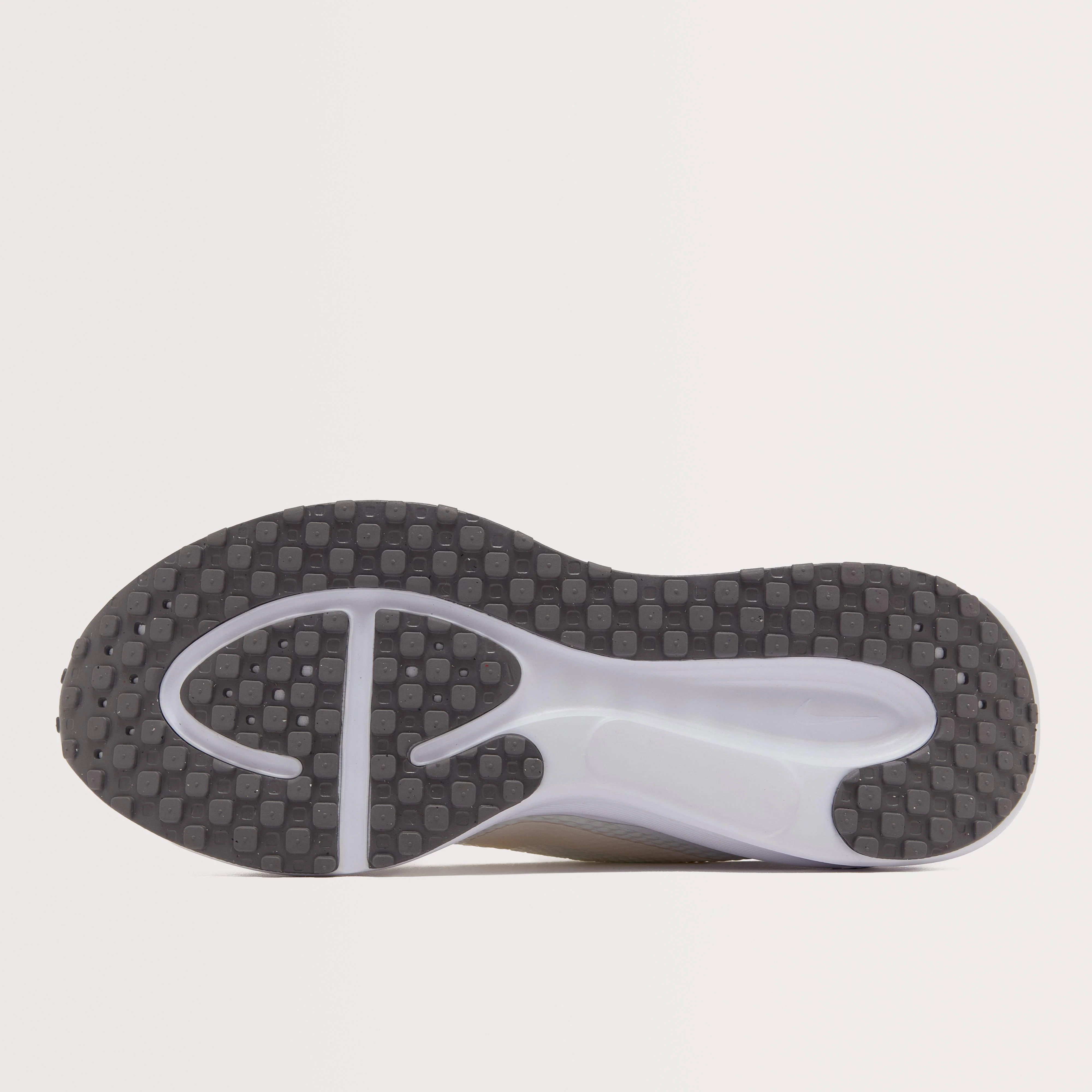 Women's Revolution 8 Road Running Shoes - Image 3