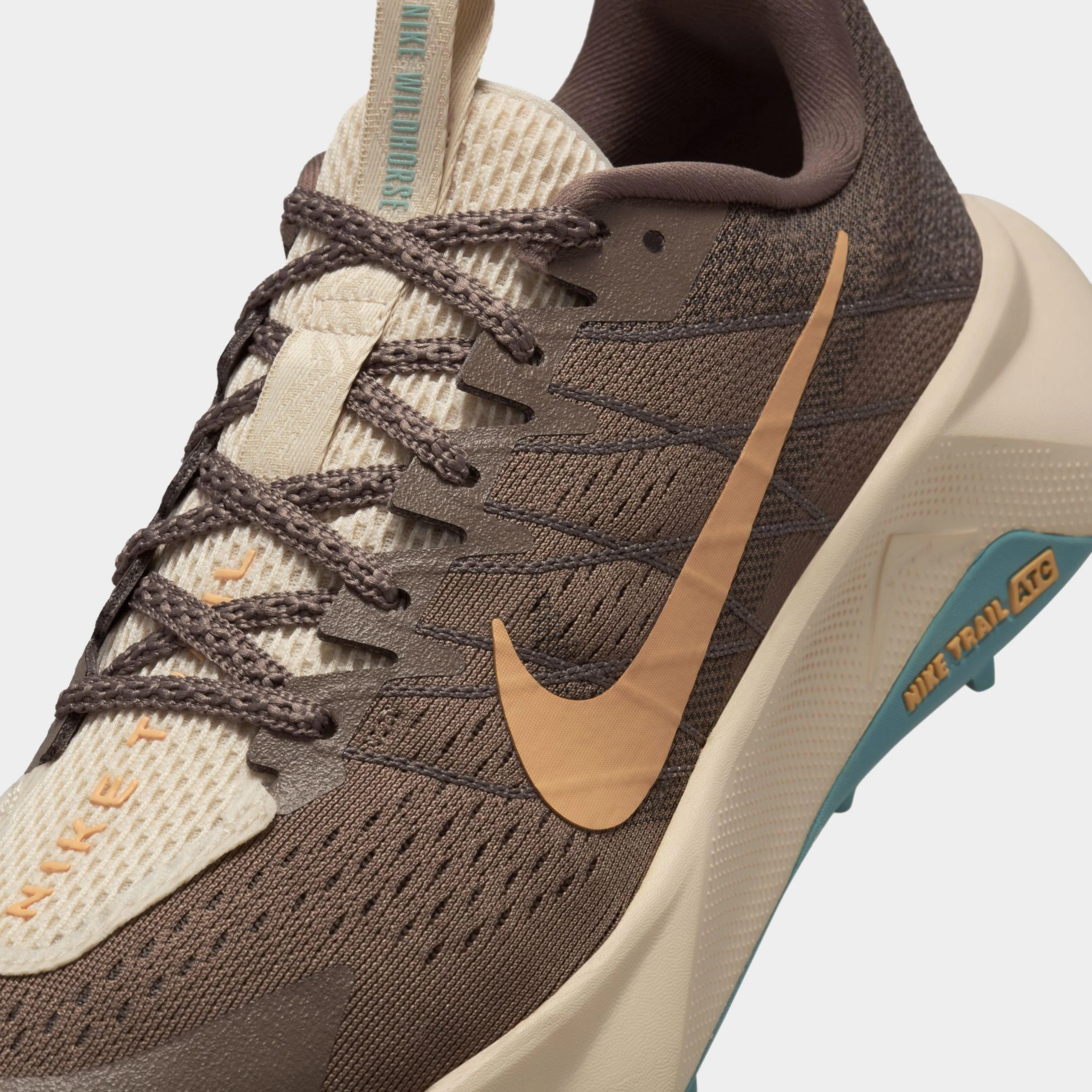 Women’s Wildhorse 10 Trail Running Shoes - Image 4