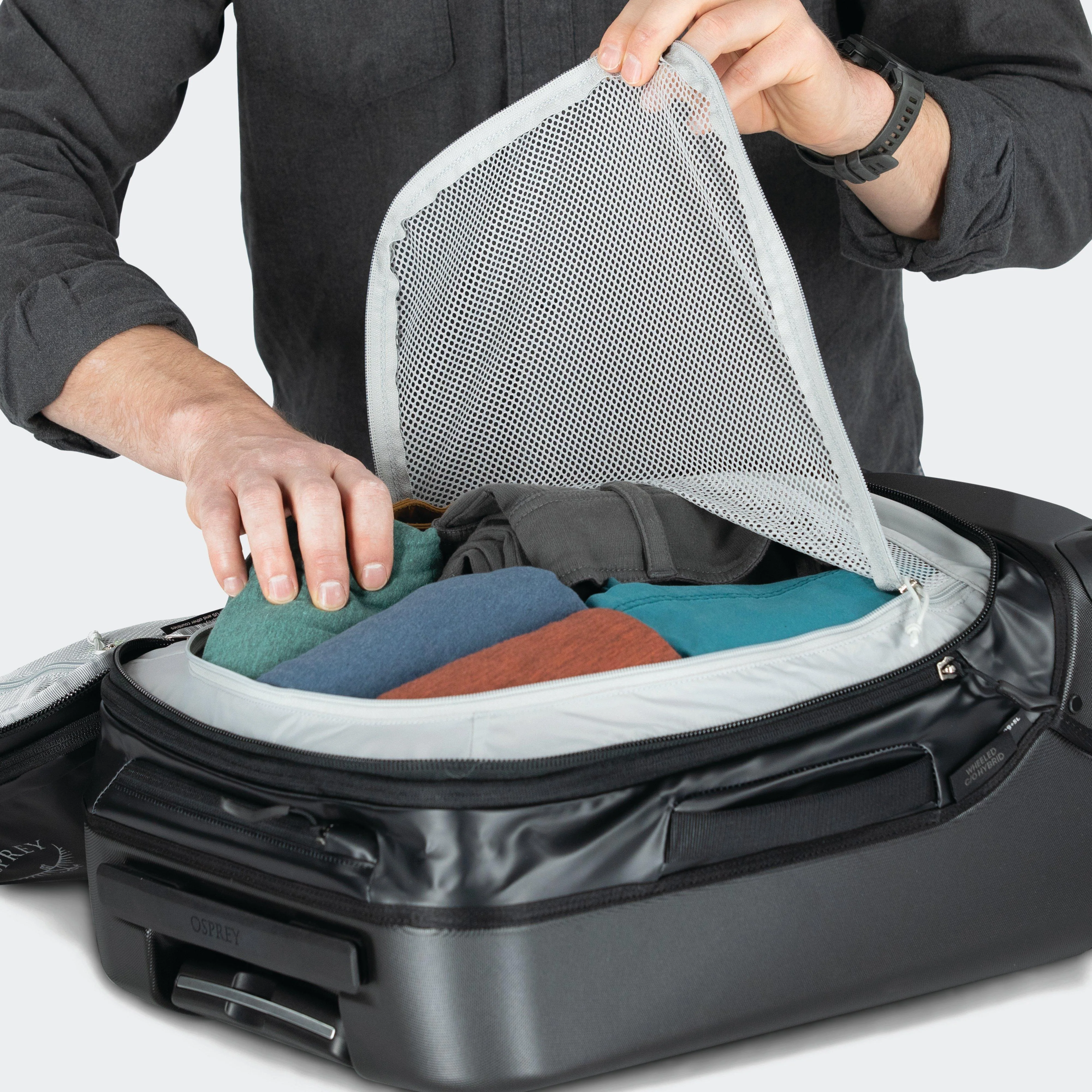 Transporter Hardside Hybrid 36L Suitcase - Image 6