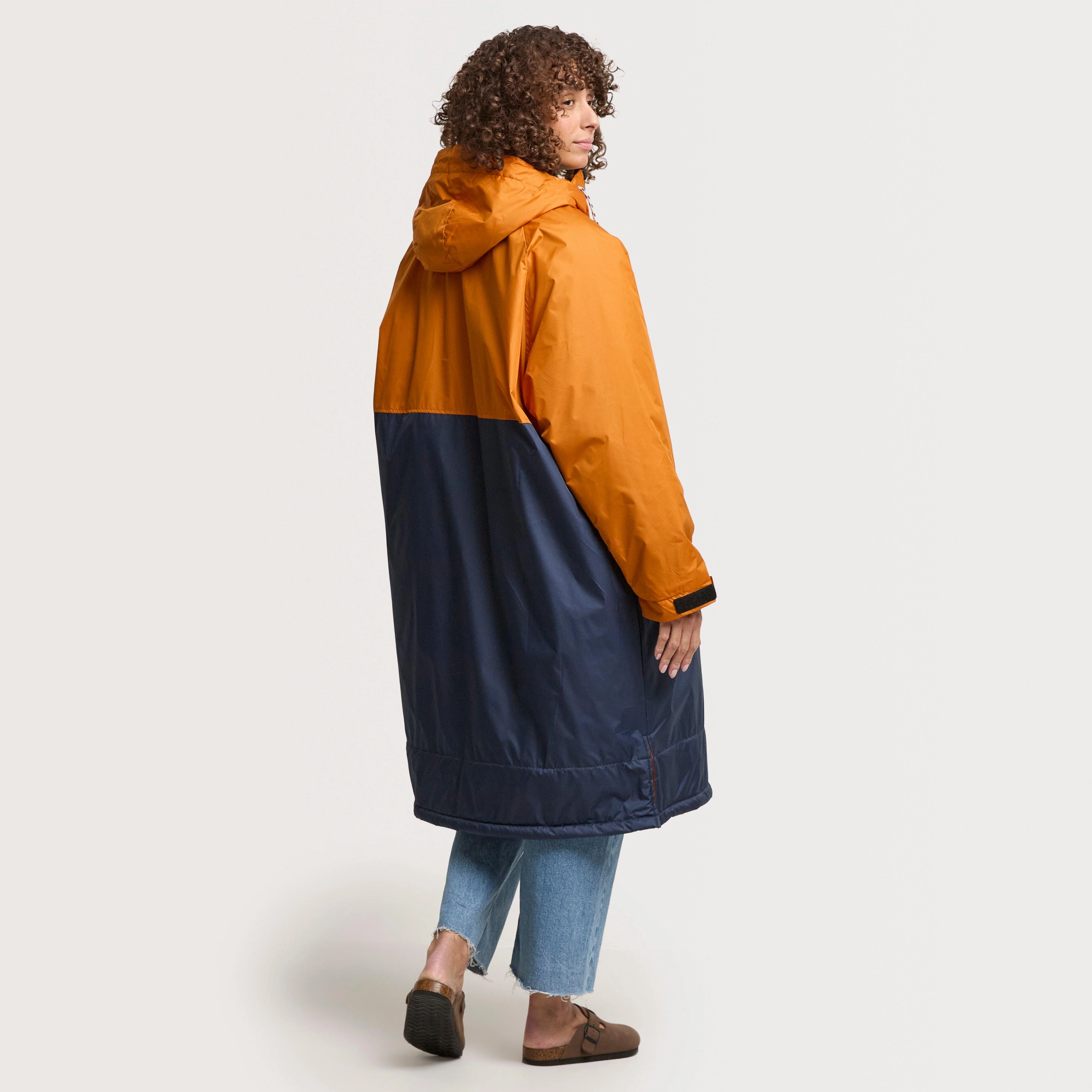 Women’s Waves Sherpa Lined Changing Robe - Image 4