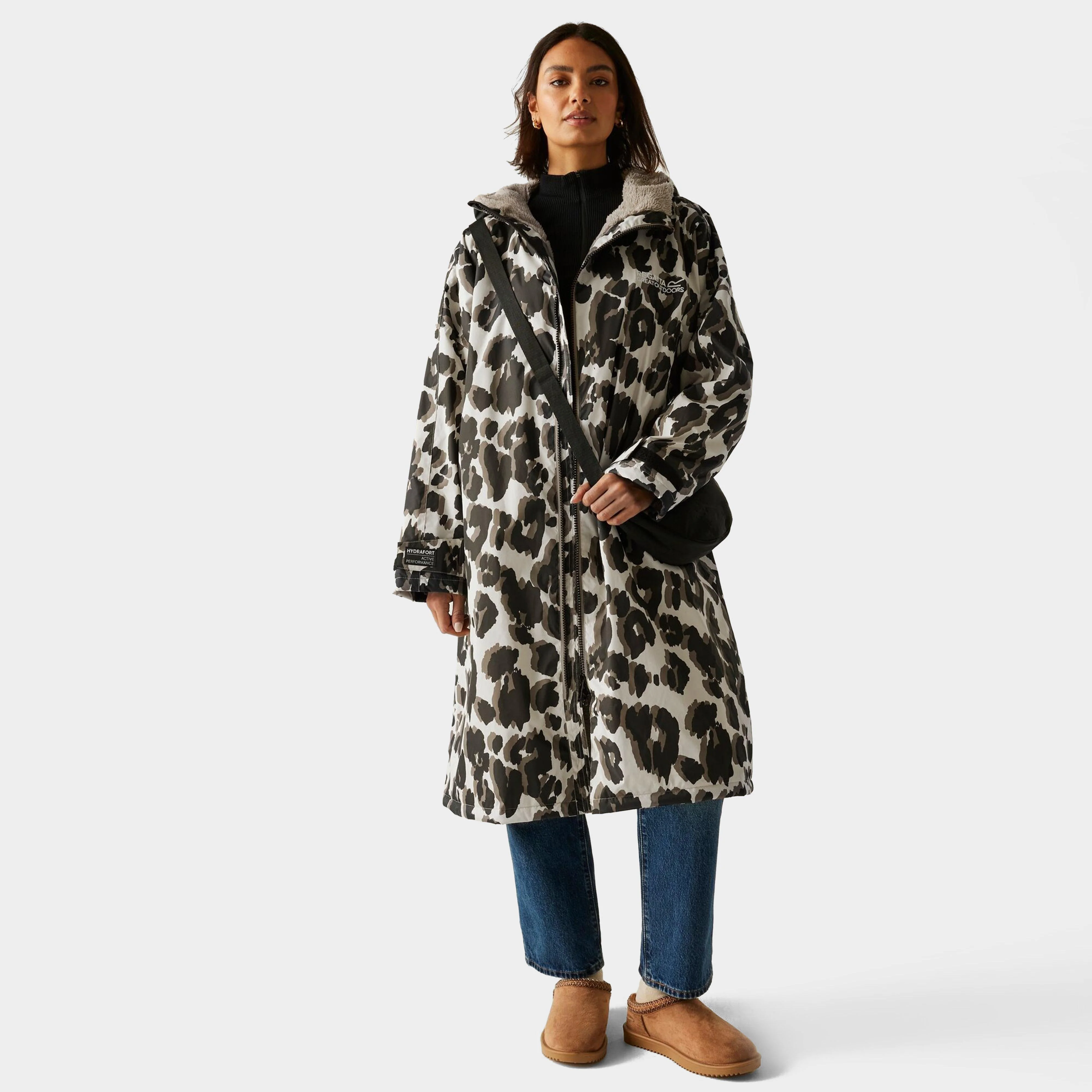 Waterproof Changing Robe - Image 3