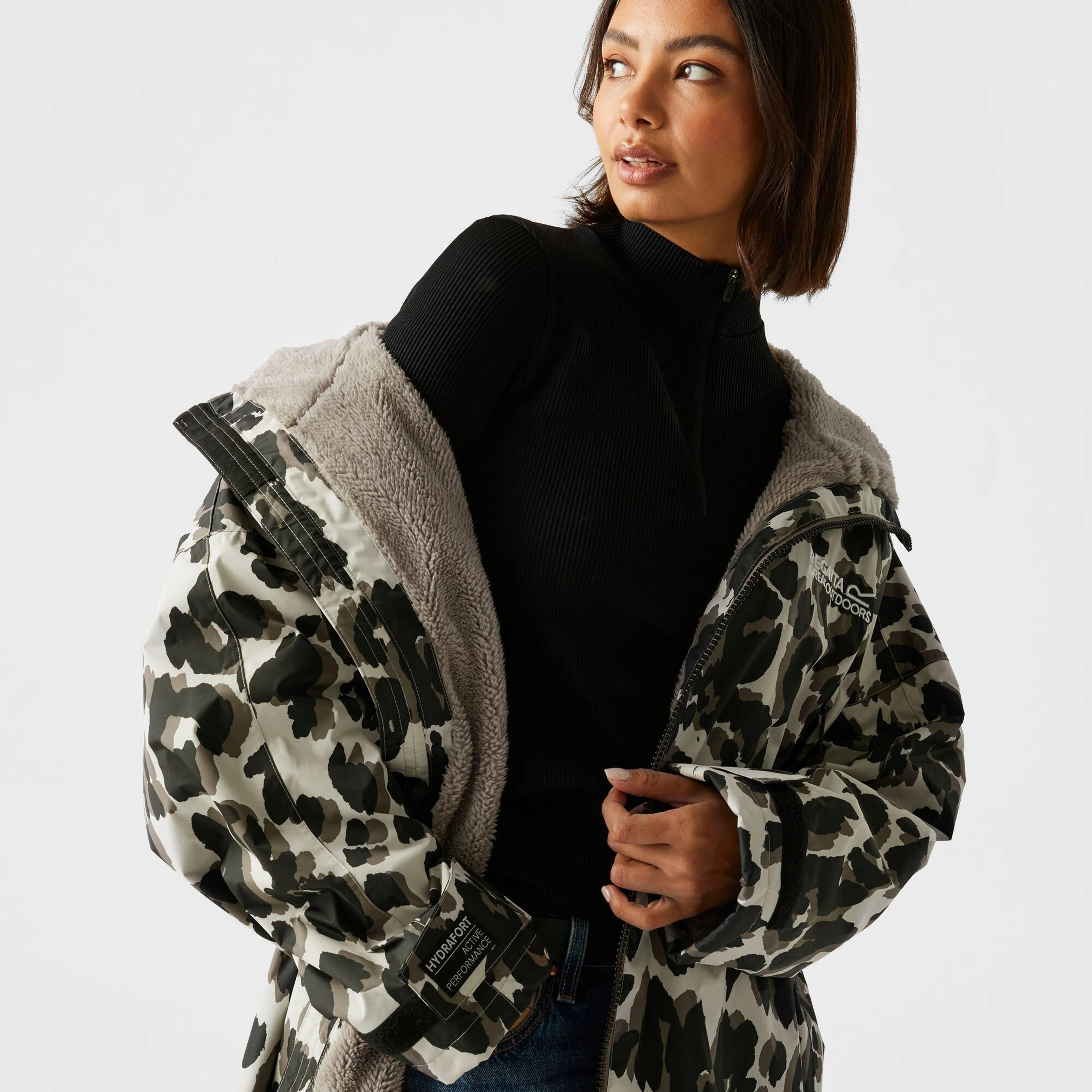 Waterproof Changing Robe - Image 4
