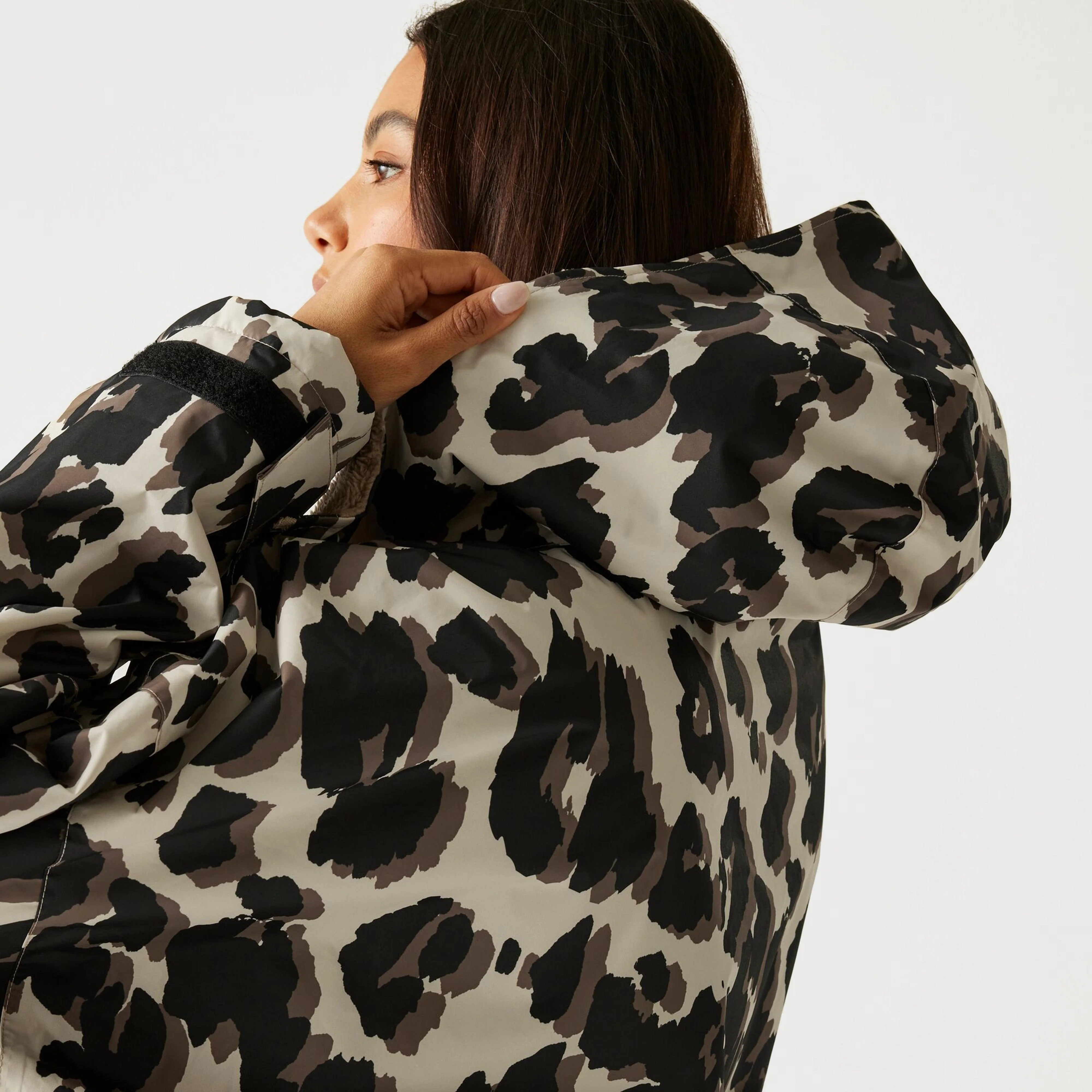 Waterproof Changing Robe - Image 8