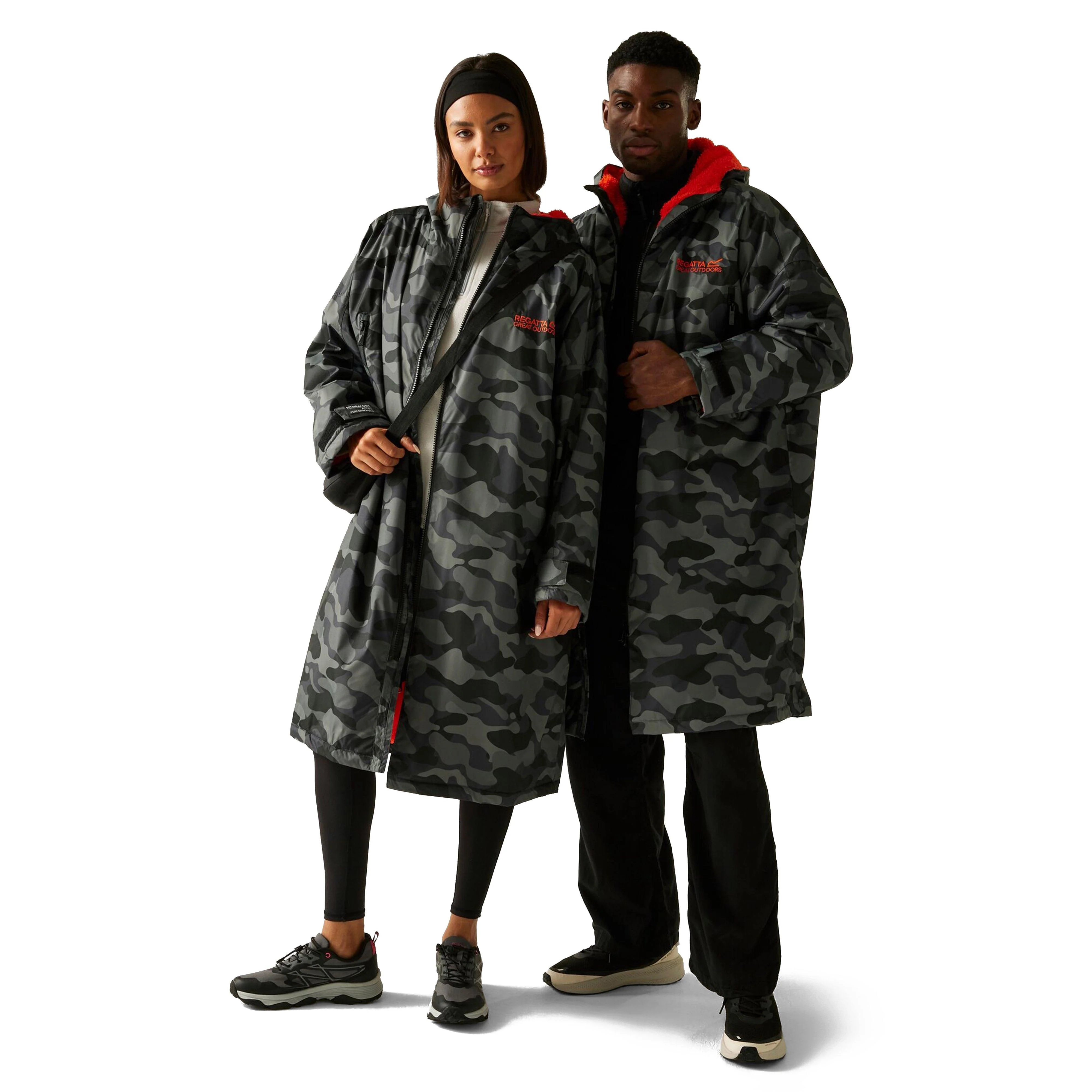 Waterproof Changing Robe - Image 11
