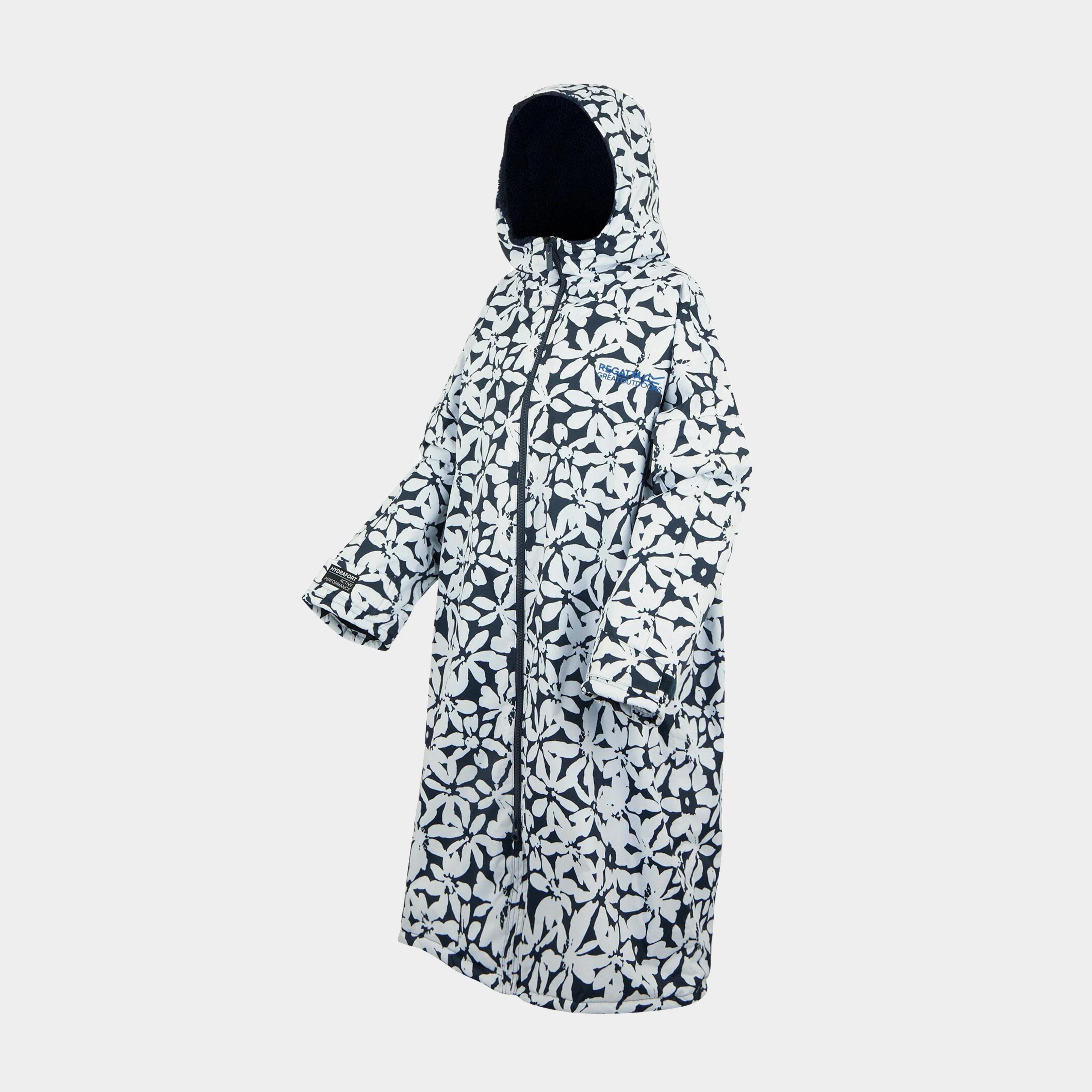 Waterproof Changing Robe - Image 11
