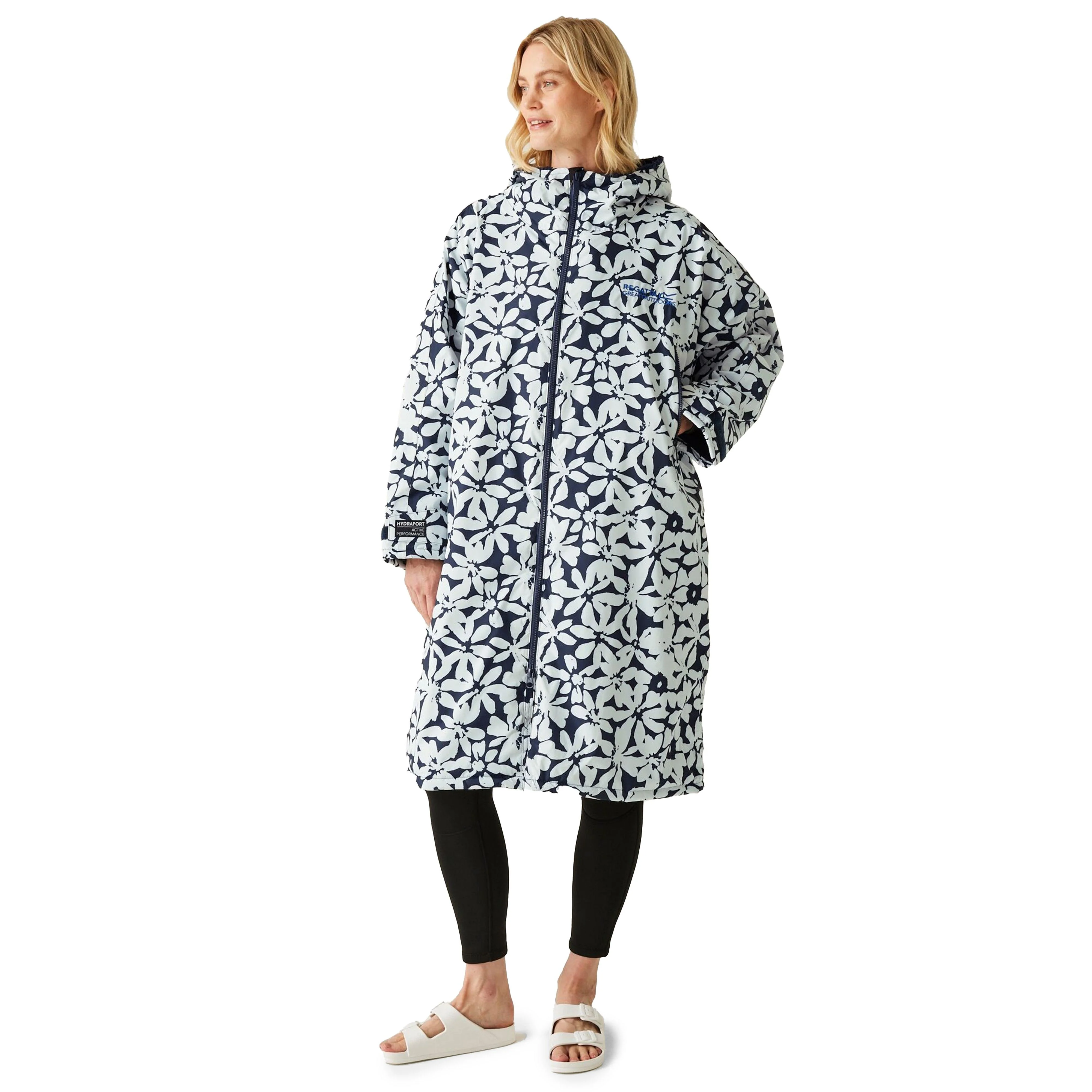 Waterproof Changing Robe - Image 12